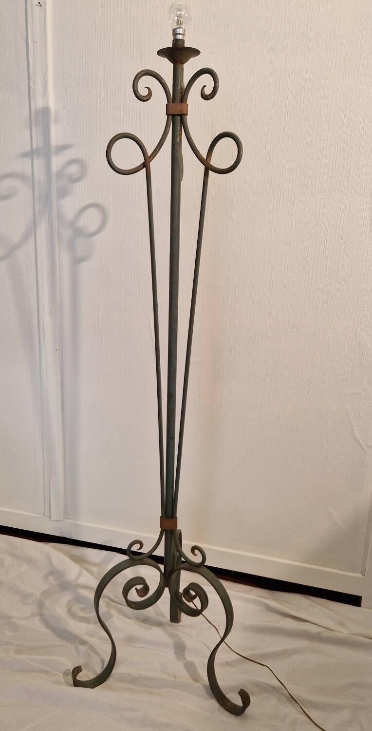 Lampadaire fer forgé torsadé luminaire