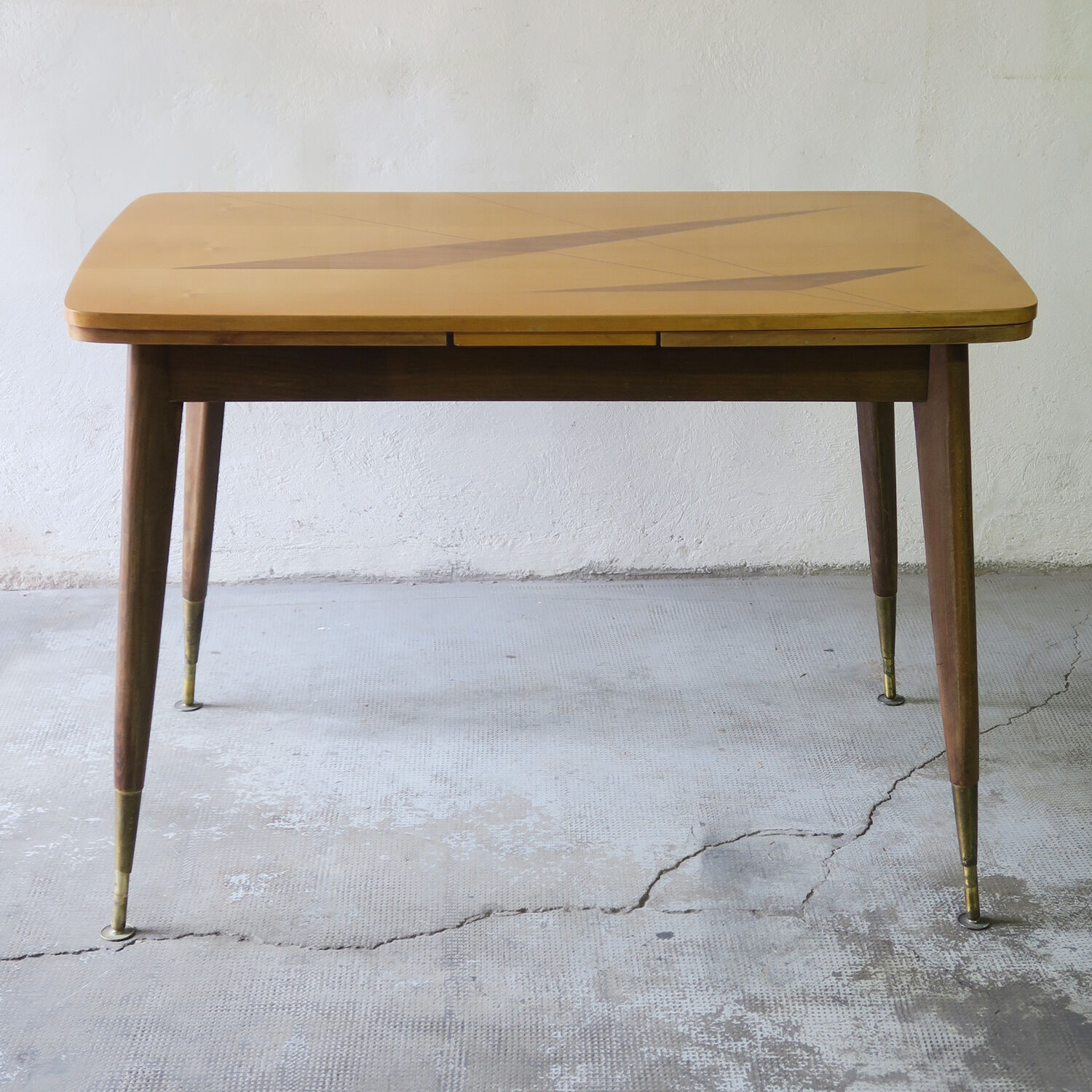 Meal table with extension cords