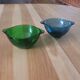 2 ear bowls in coloured glass Vereco