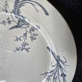 Large decorative plate in the Japanese style, late 19th century.