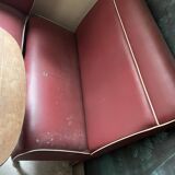 Restaurant-style bench in Bordeaux faux leather.