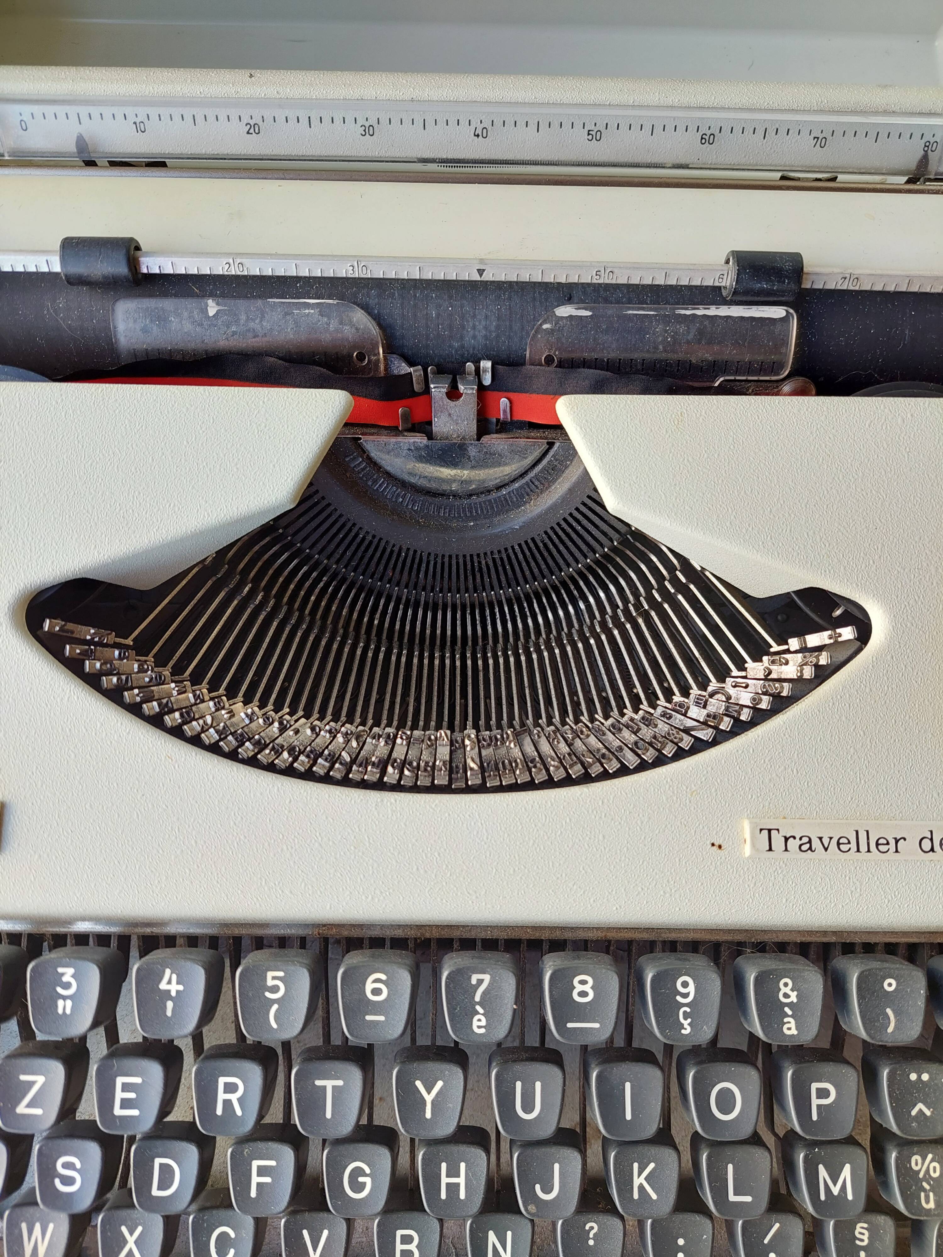 Olympia Traveller Deluxe Typewriter
