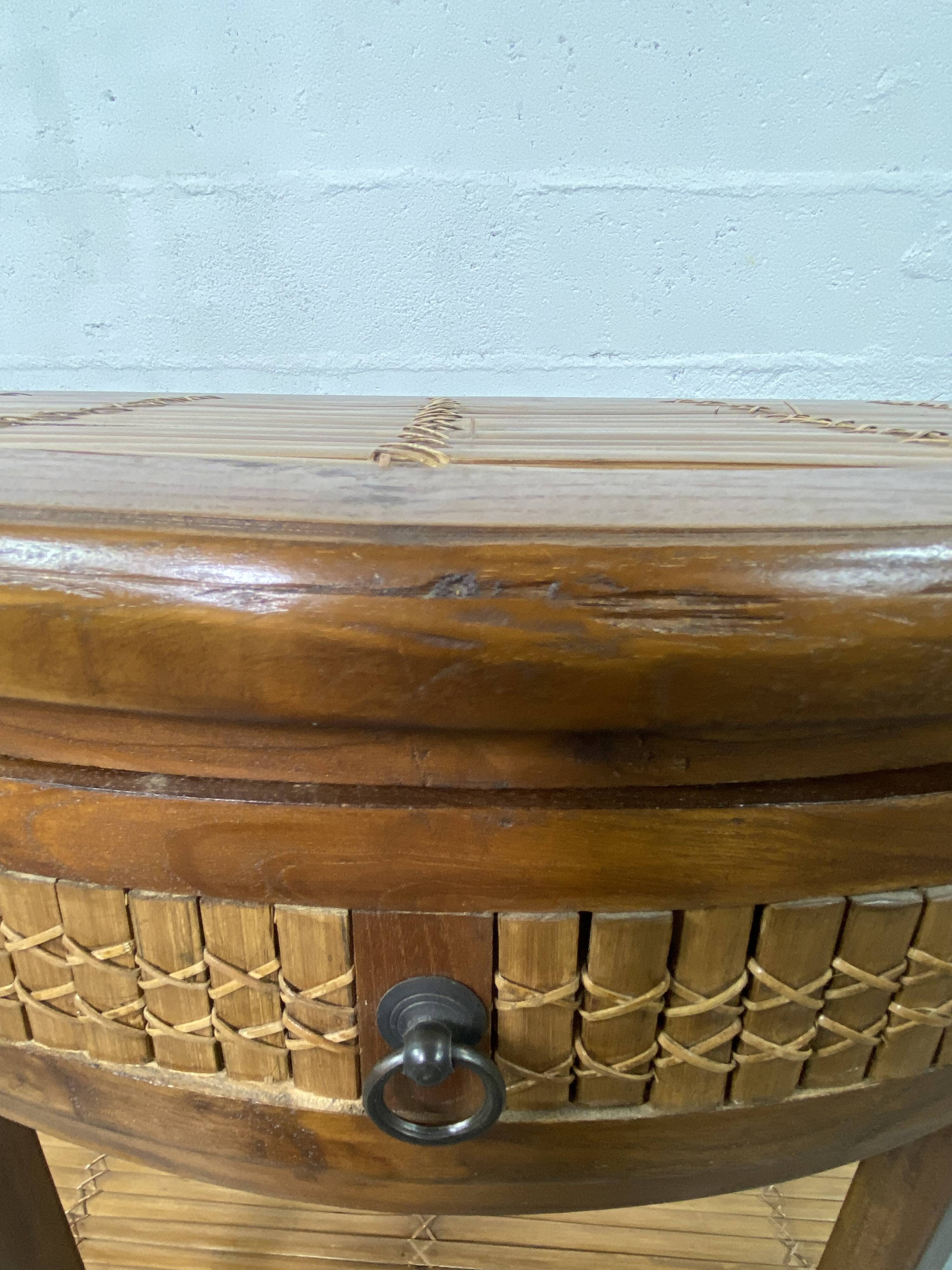 Side table in half-moon wood and bamboo