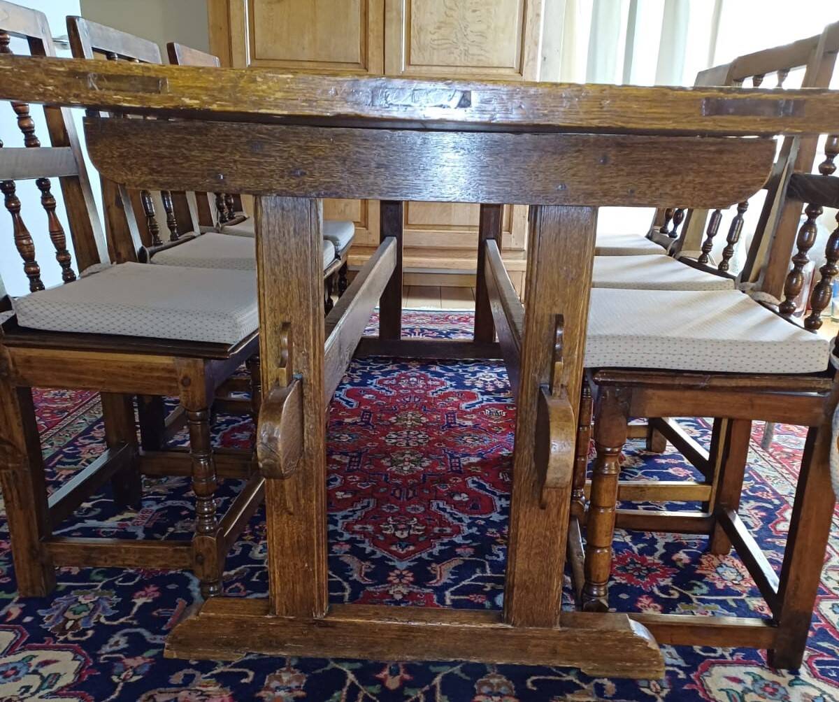 Refectory table in solid oak and 6 chairs, 17th–18th century