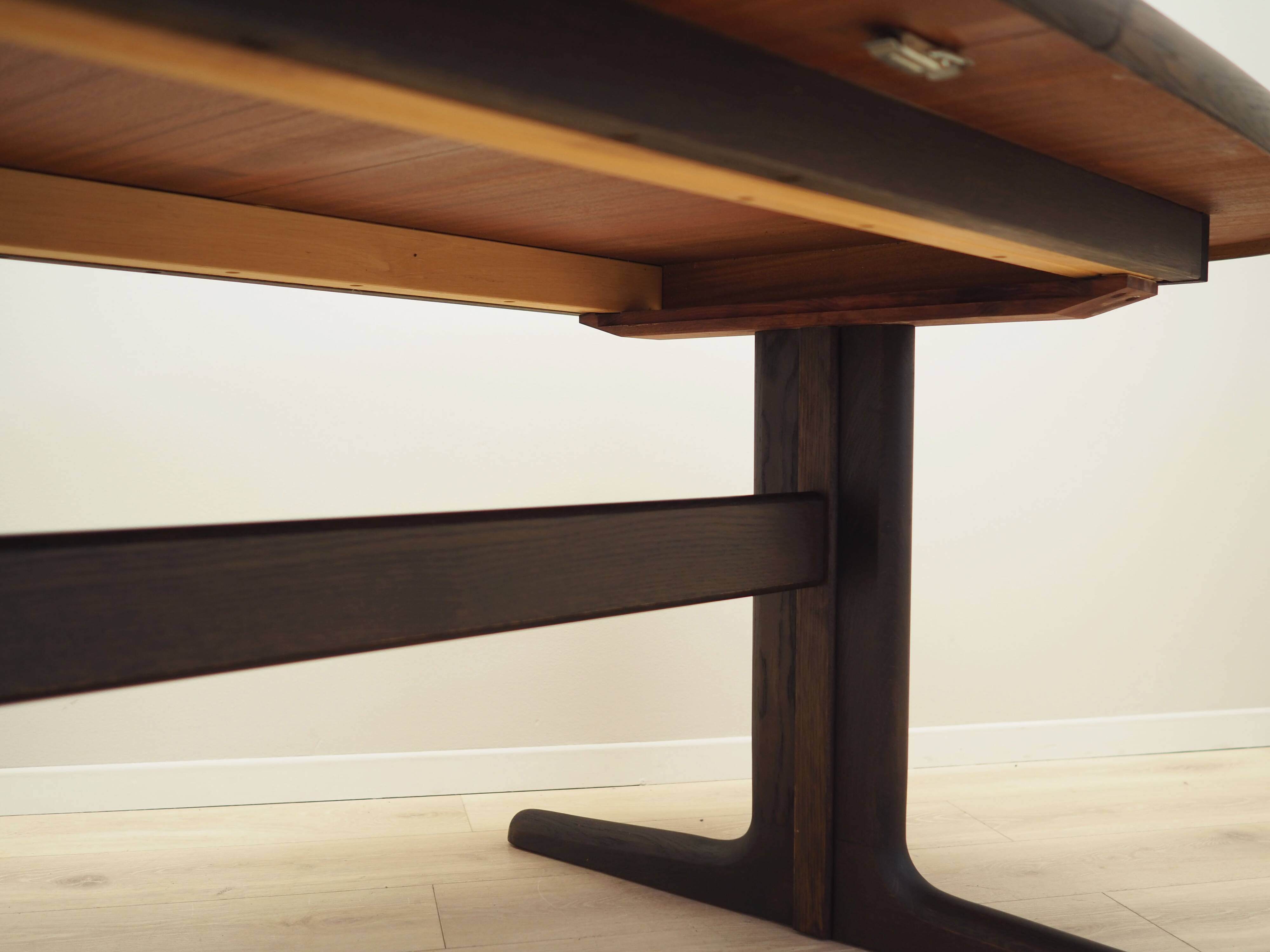 Oak table, Danish design, 1970s, manufacturer: Skovby