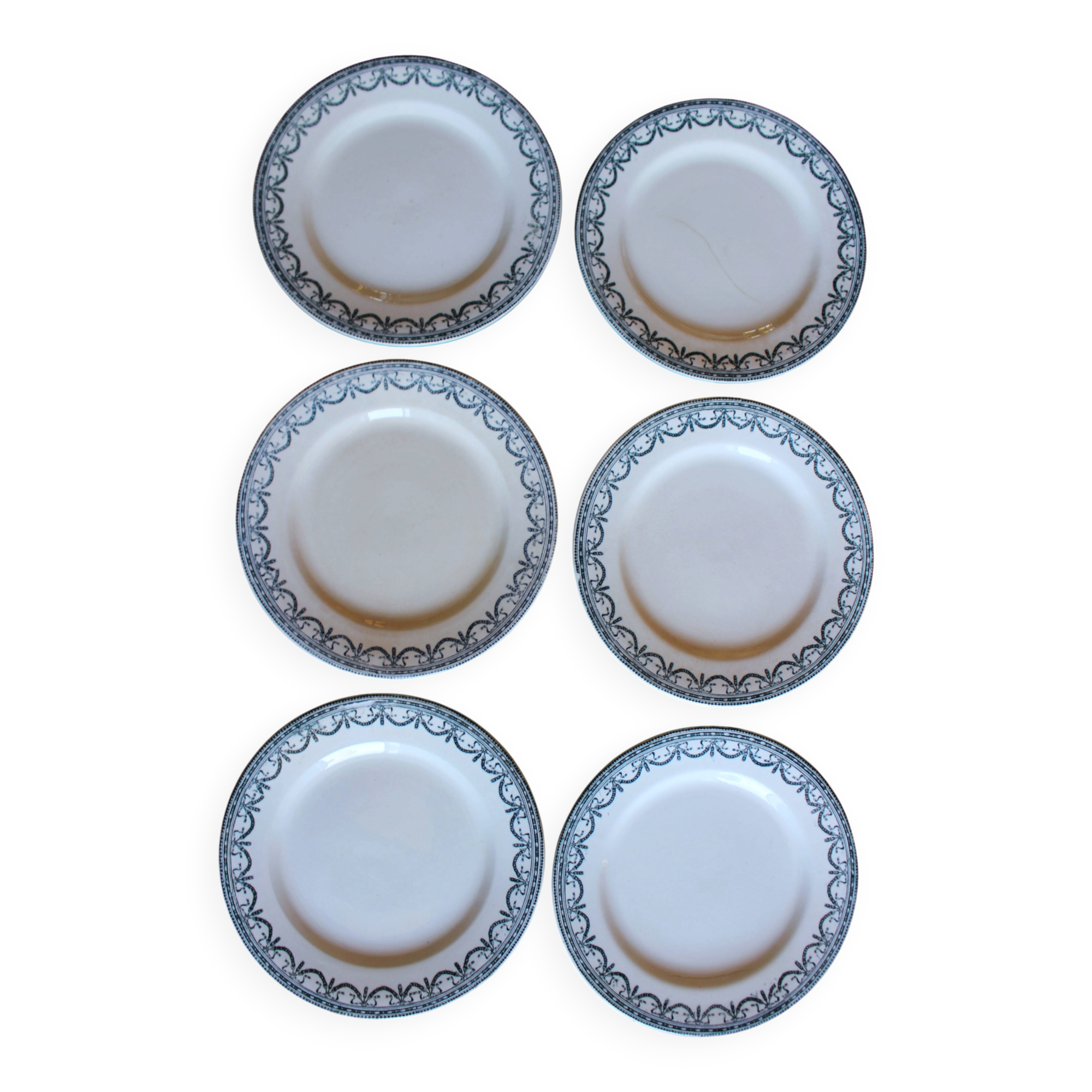 A set of 6 flat plates Terre de Fer Guirlandes Louis XVI Salins