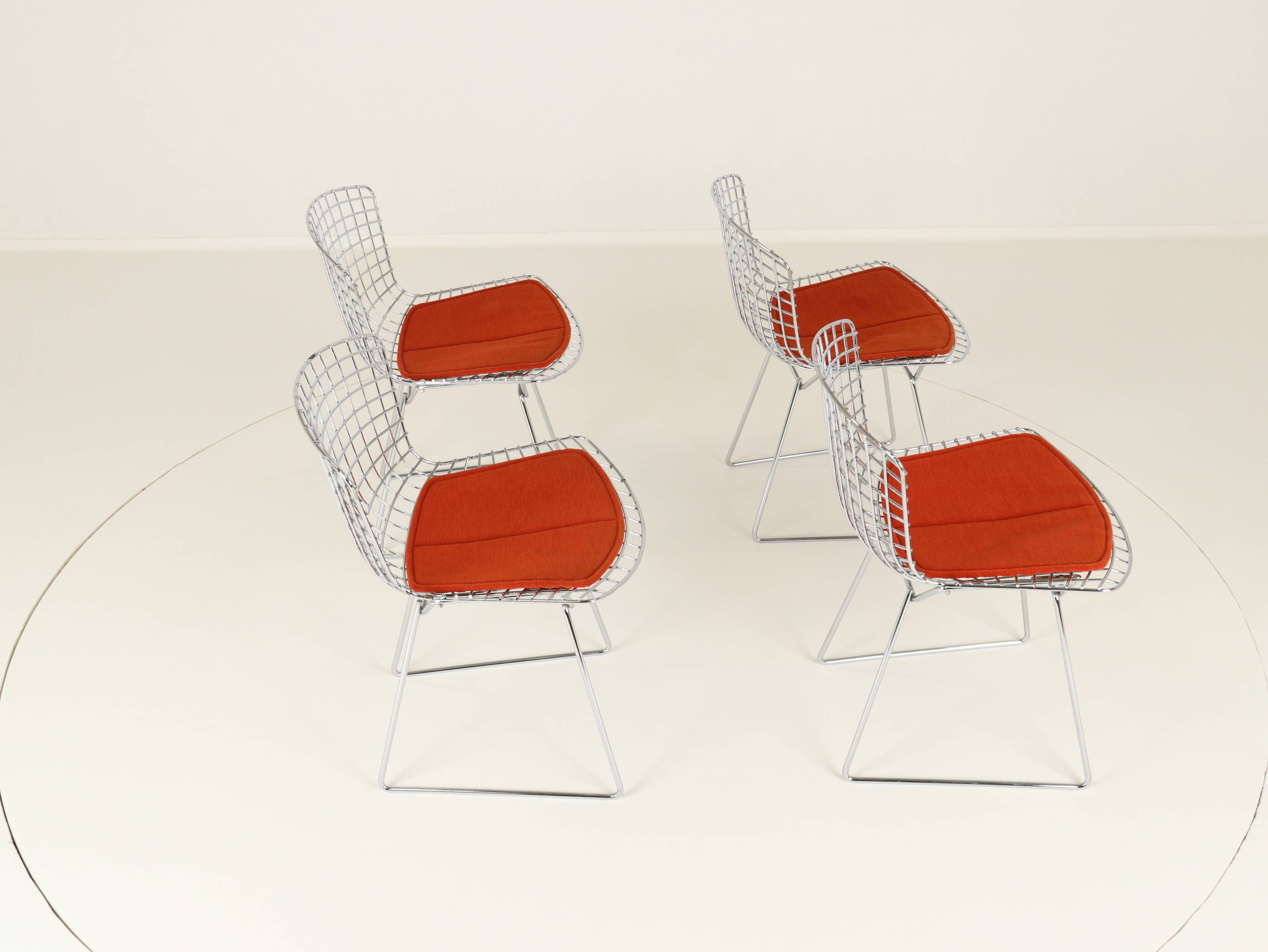 Set of four Model 420C dining chairs designed by Harry Bertoia for Knoll International, USA, 1960s