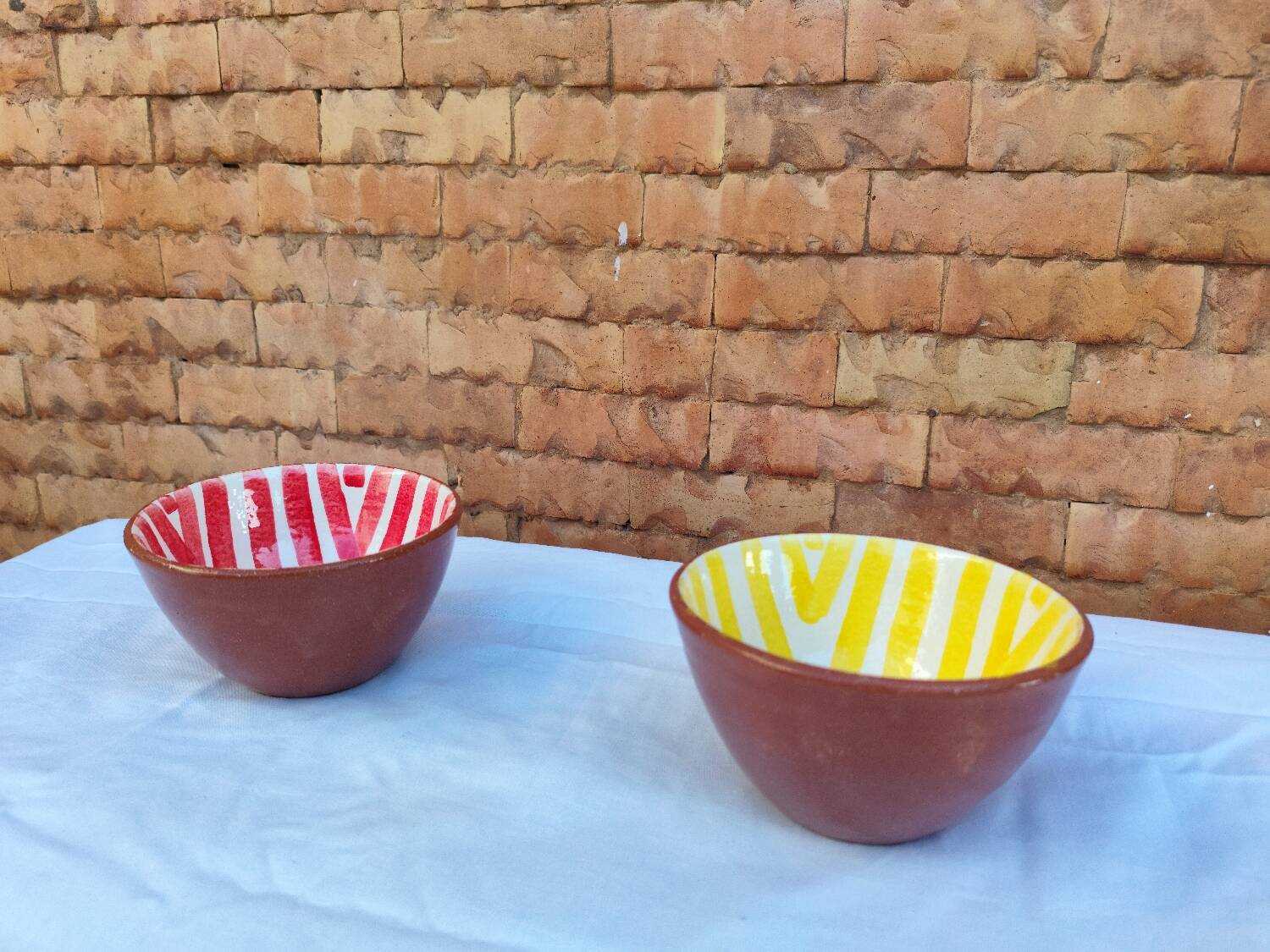 Boxes of 2 Ourika striped bowls