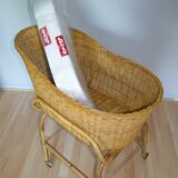 Cradle in rattan & wicker on foot