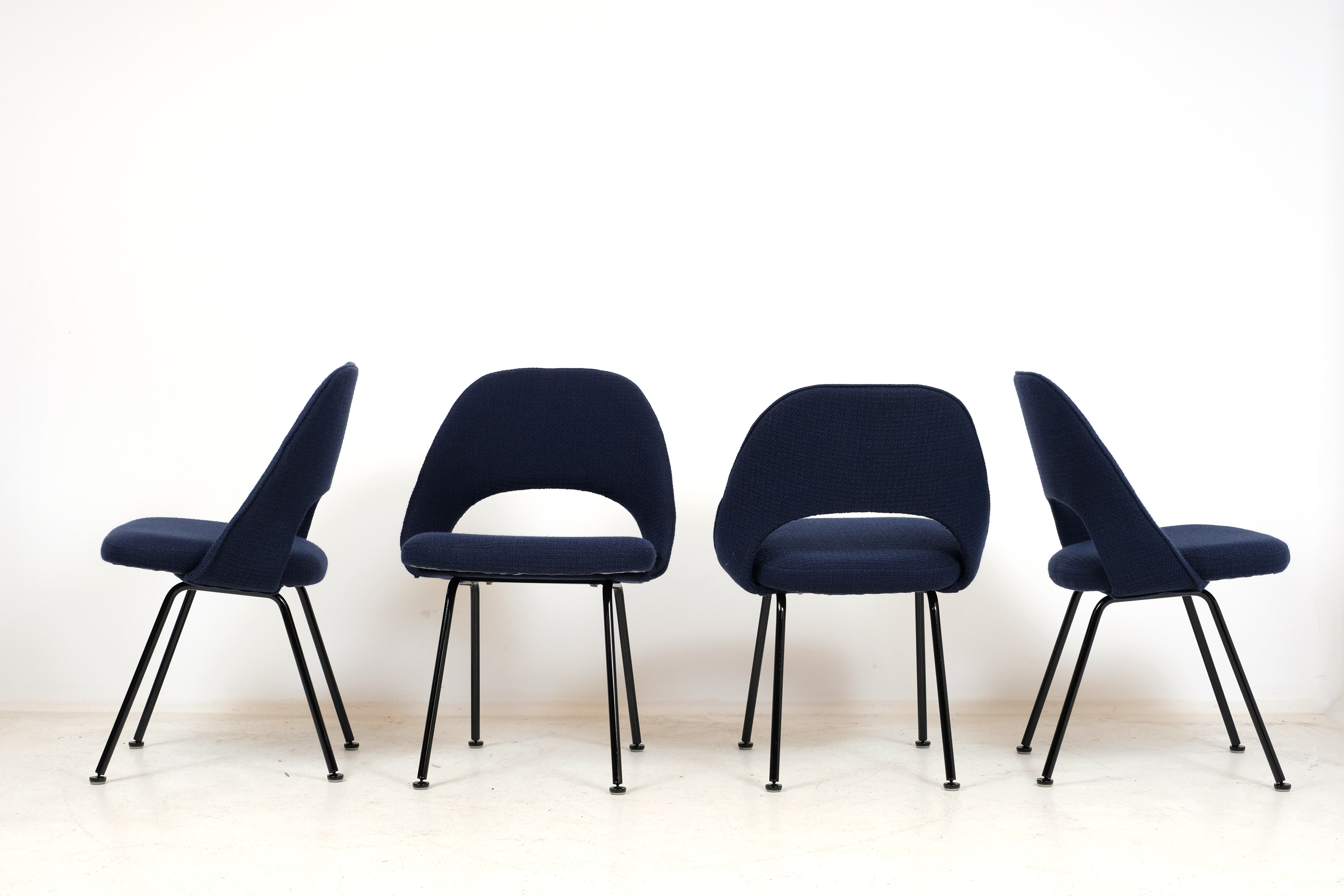 4 chairs "conference" by Eero Saarinen knoll international 1960's