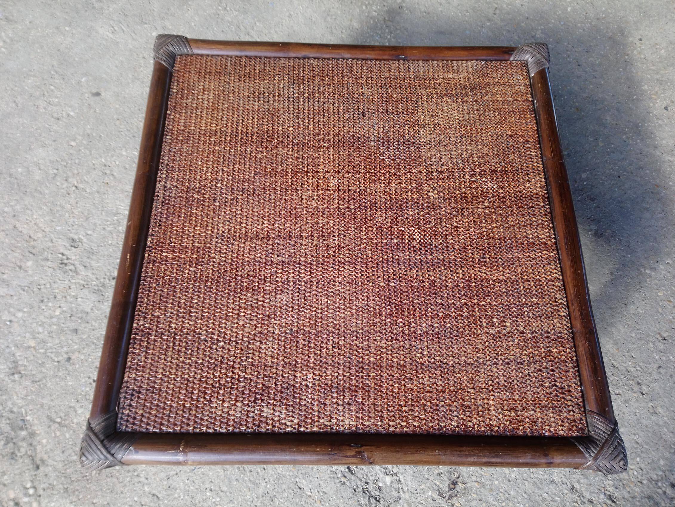 Table basse rotin carrée vintage 1970