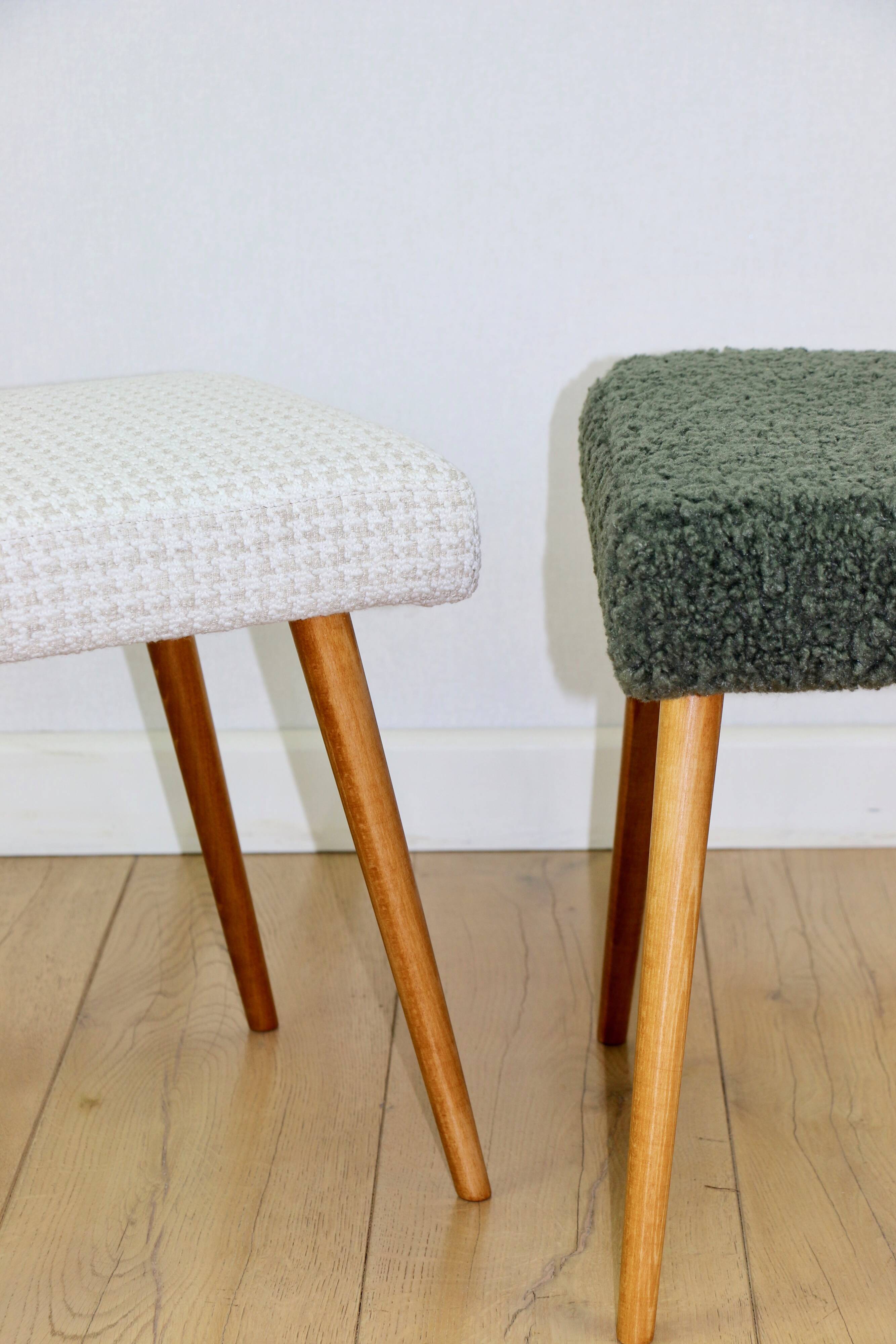 High stool seat boucle fleece green - round beech legs