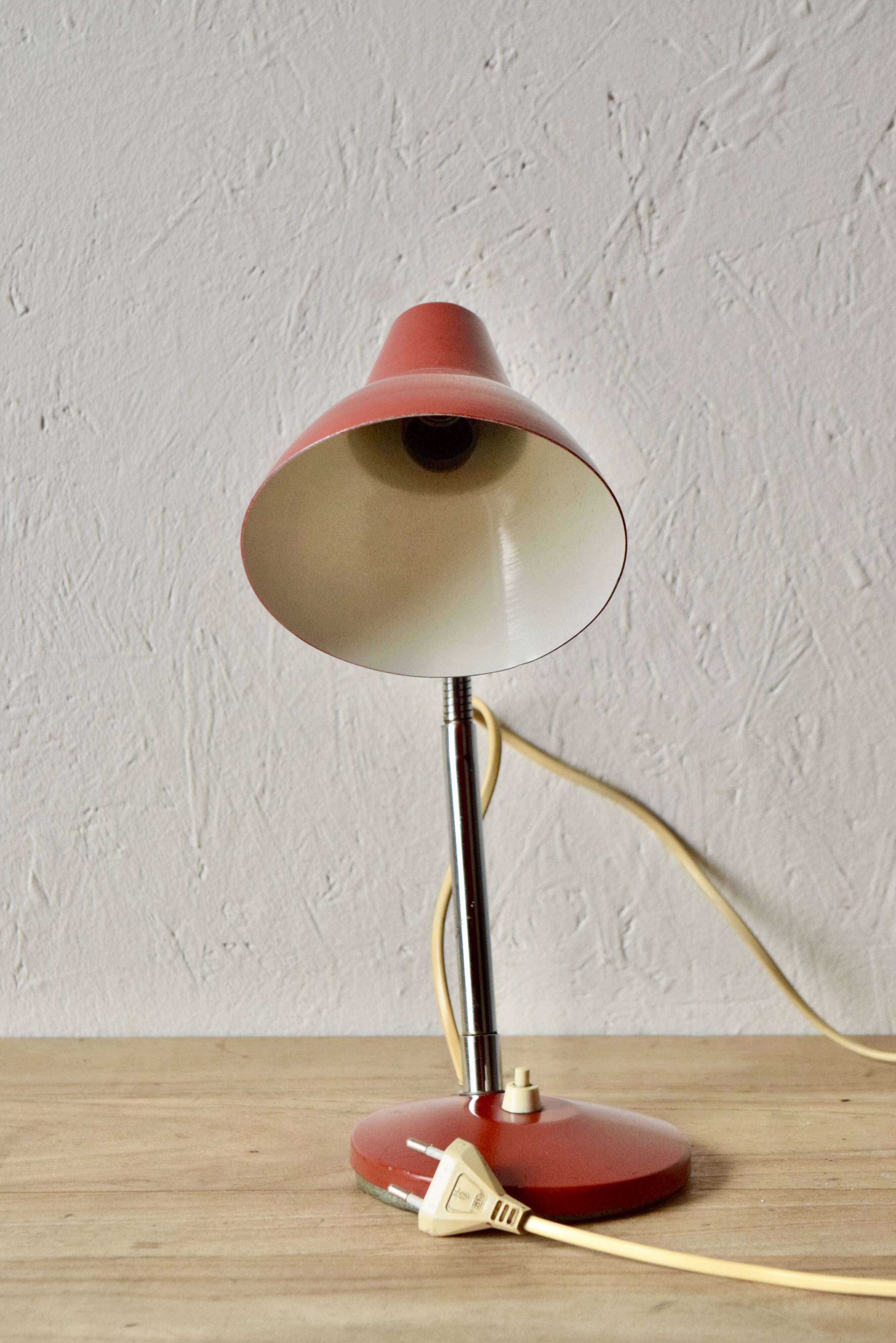 Vintage desk or bedside lamp - red metal