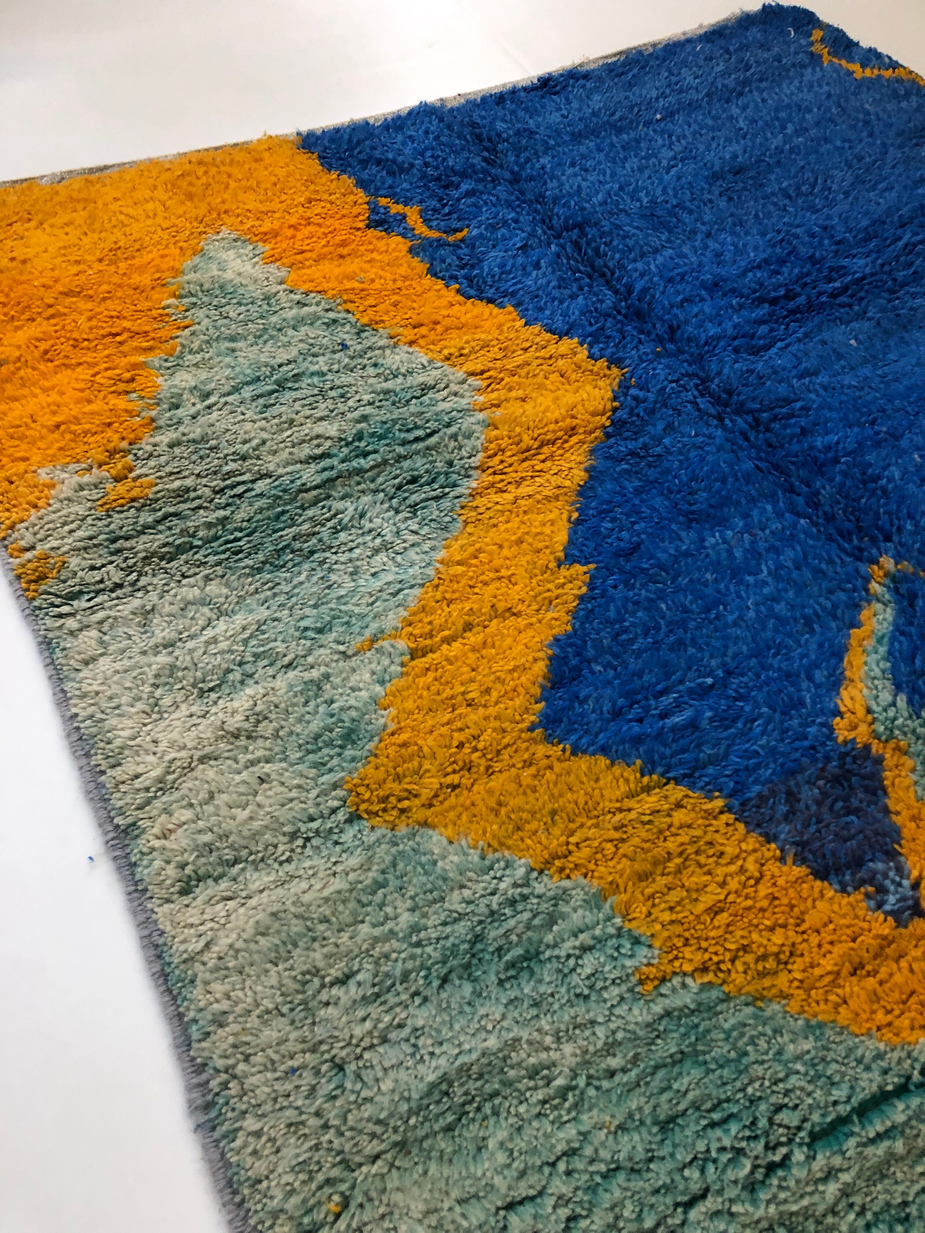 Moroccan Berber carpet Boujaad 2,28x1.70m