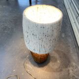 Lampe en rotin et son abat-jour en laine blanc chiné