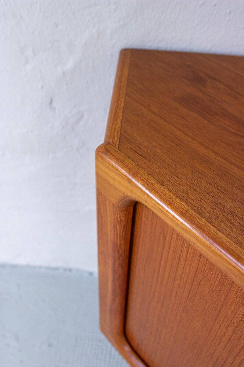 Commode d'Angle Mid-Century en Teck de Dyrlund, Danemark, 1960s