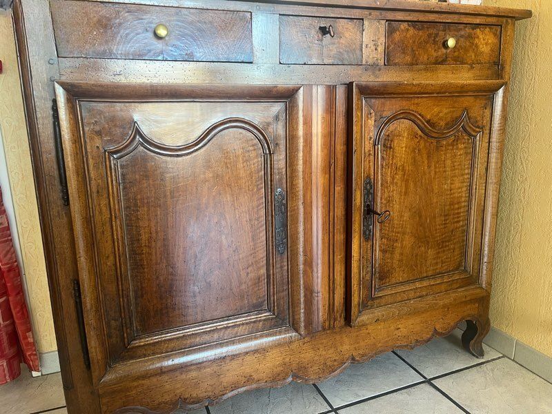 Old buffet
