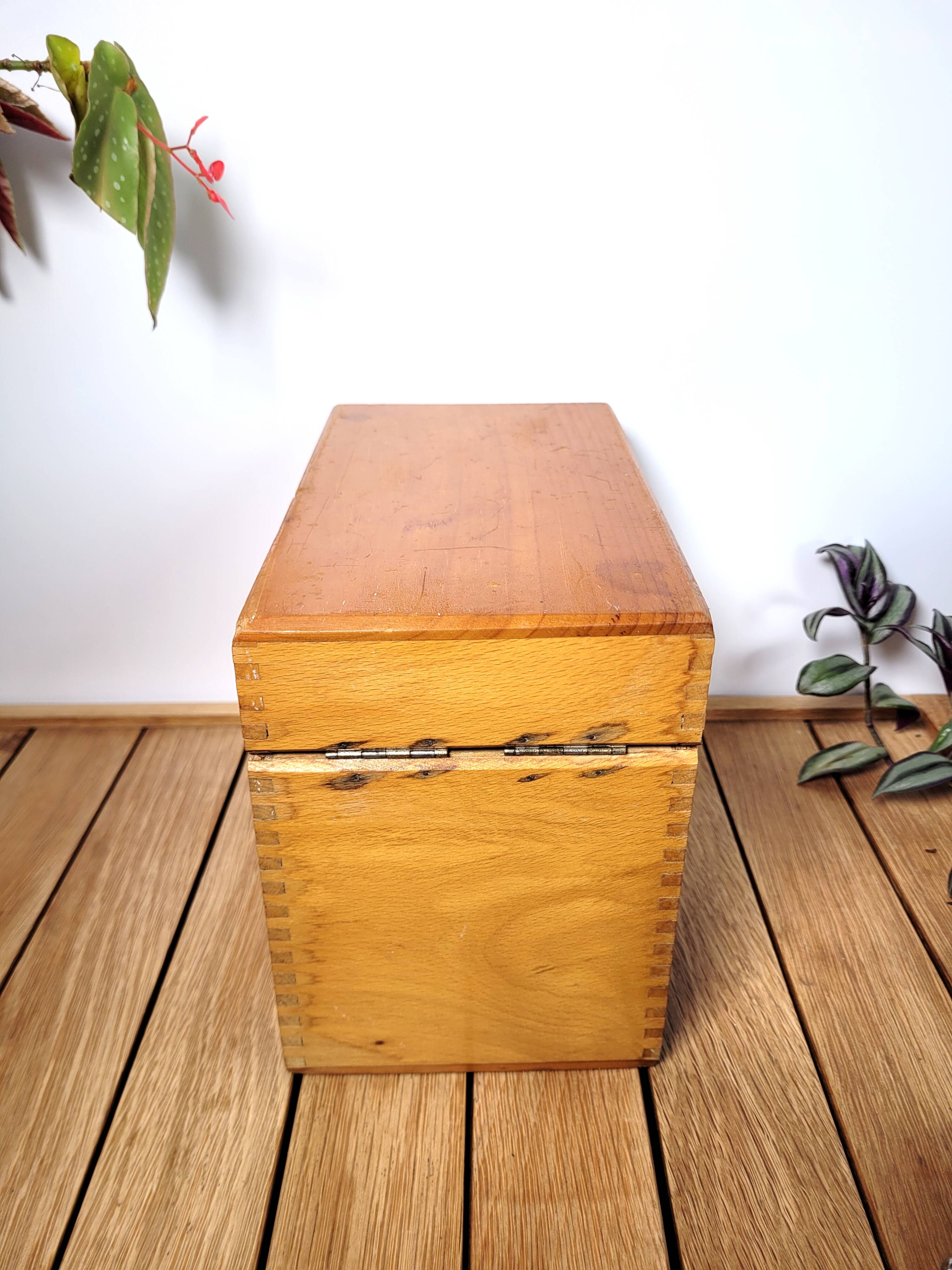 Filing box with cardboard cards 1960