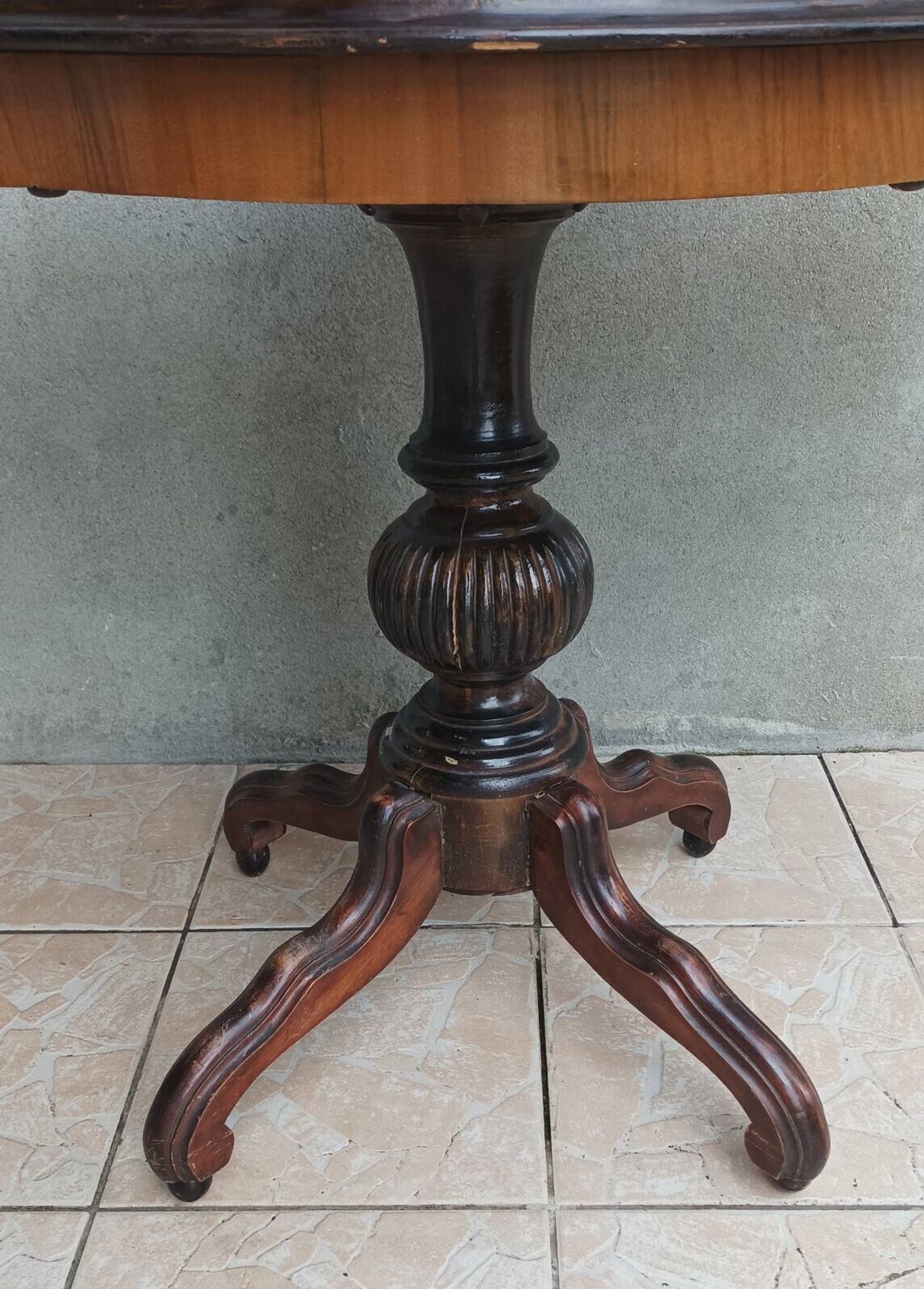 Table violon Napoléon III en ronce de noyer