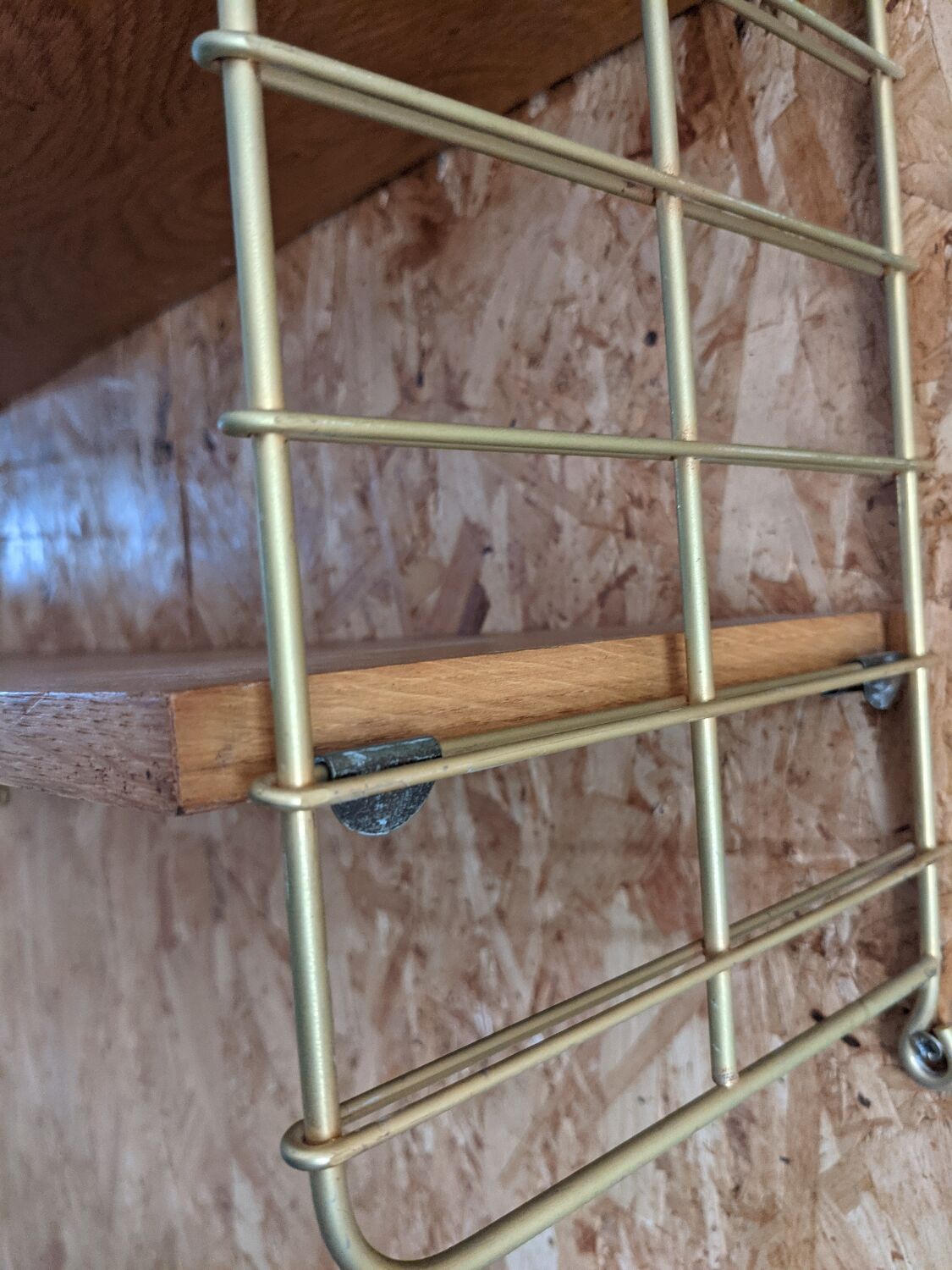 String shelf