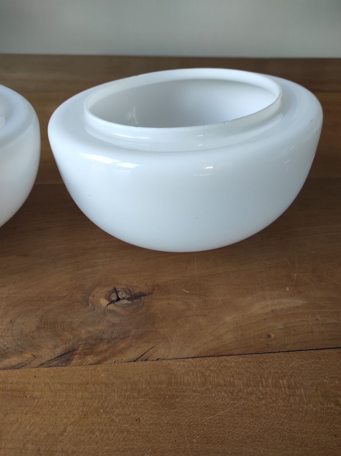 Set of 2 identical half-globes in white opaline.
