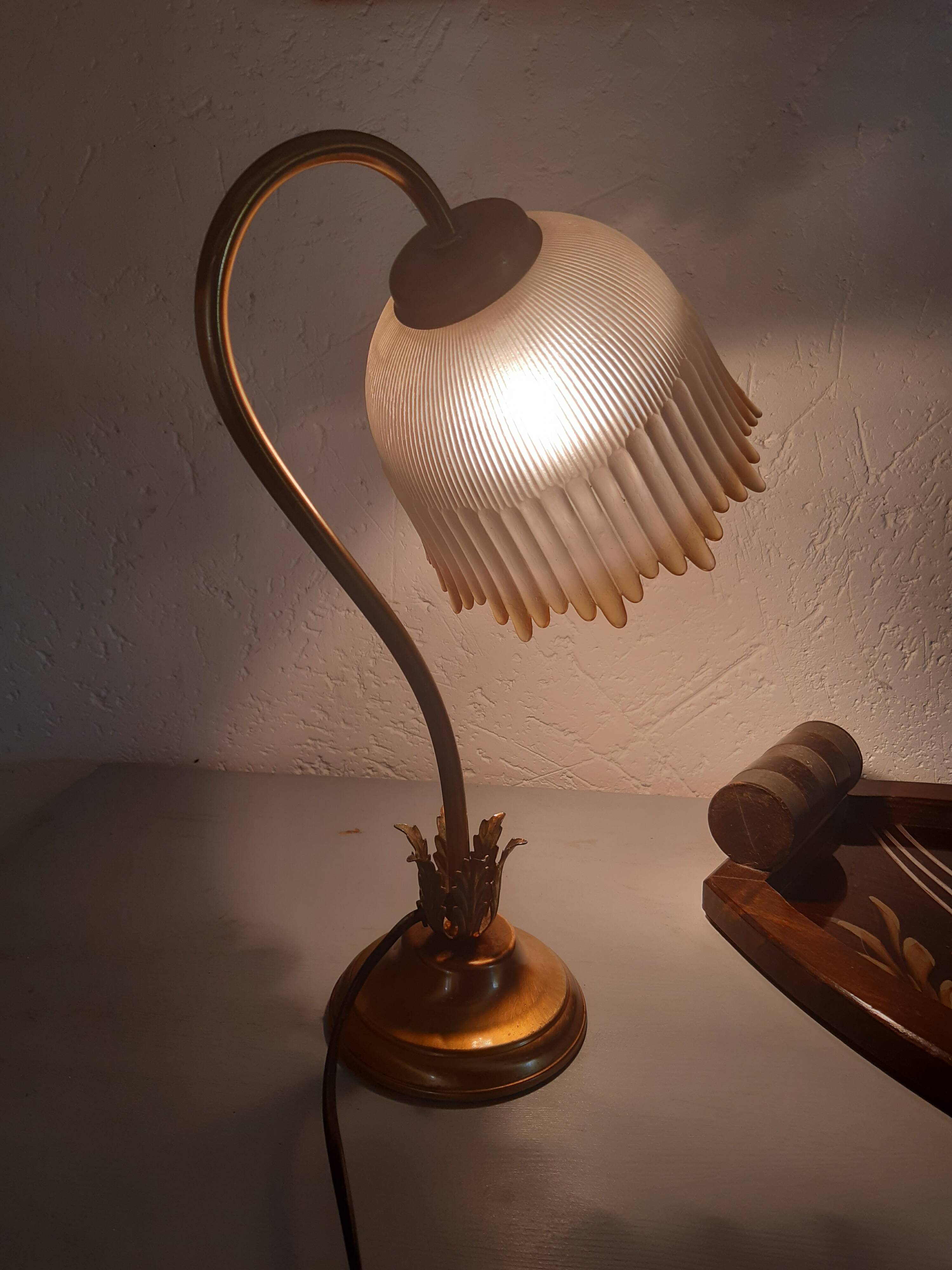 Art deco globe tulip glass lamp