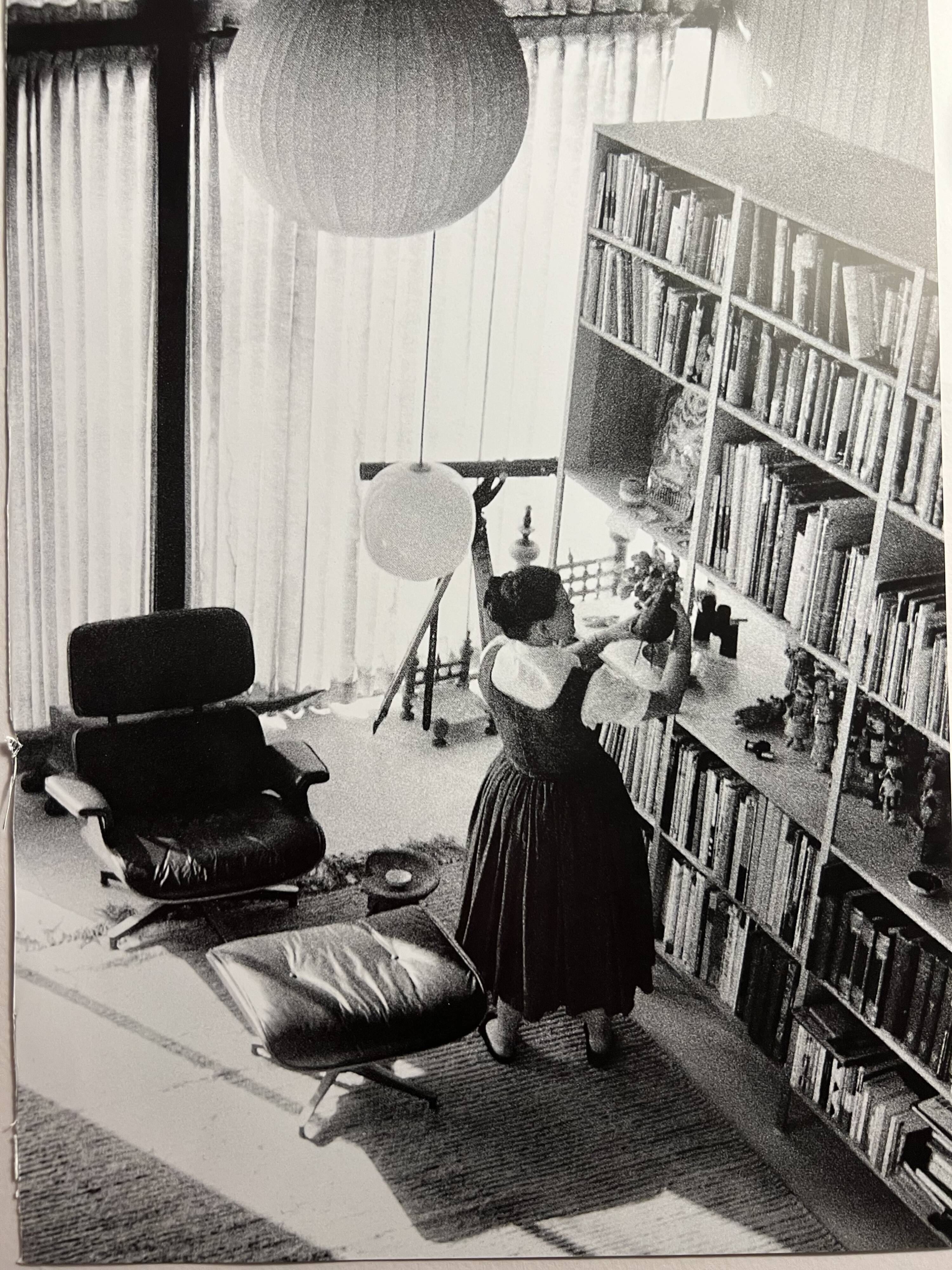 Photo ray eames eames house lounge chair herman miller