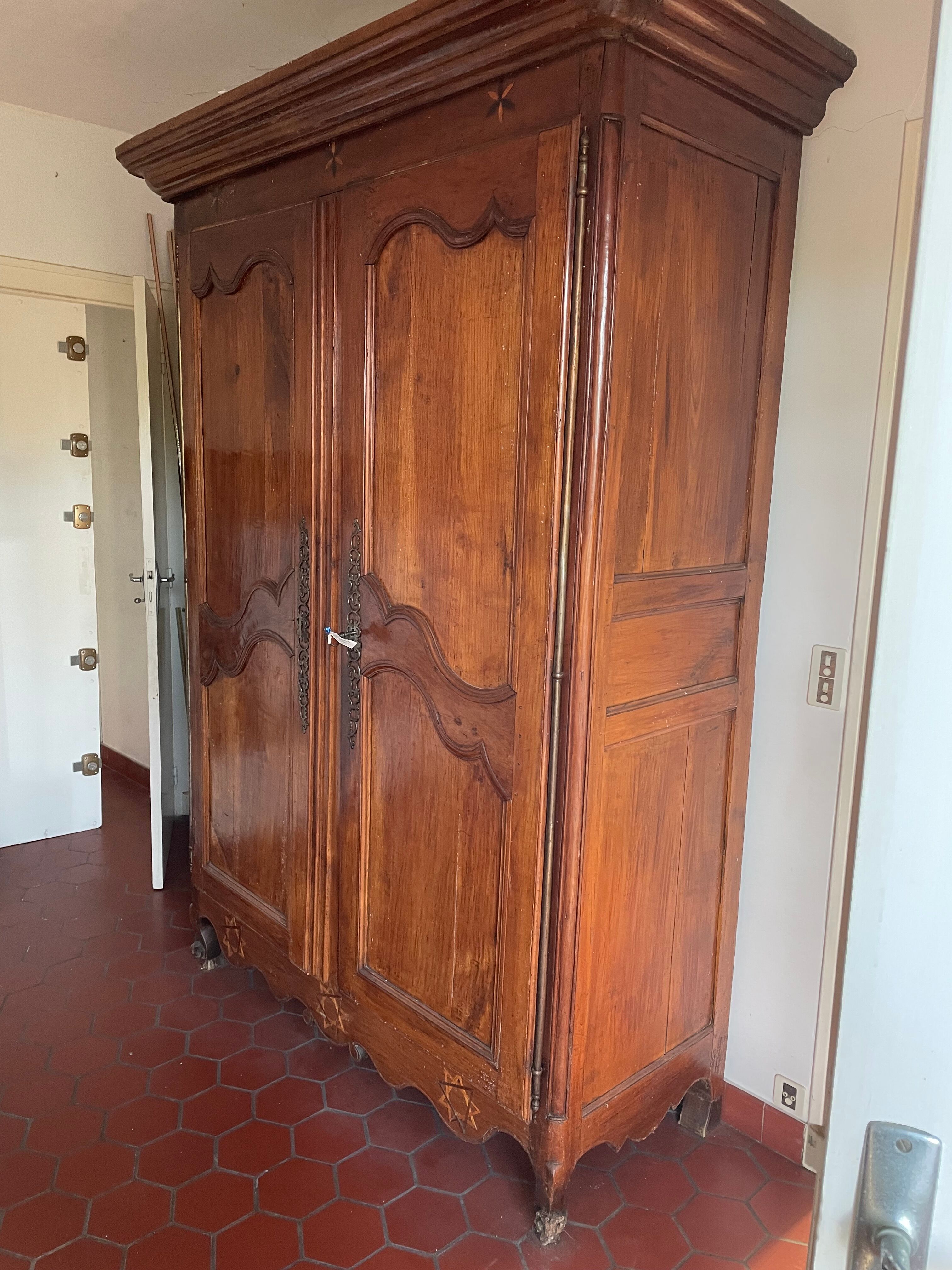 Armoire Louis Xv en noyer