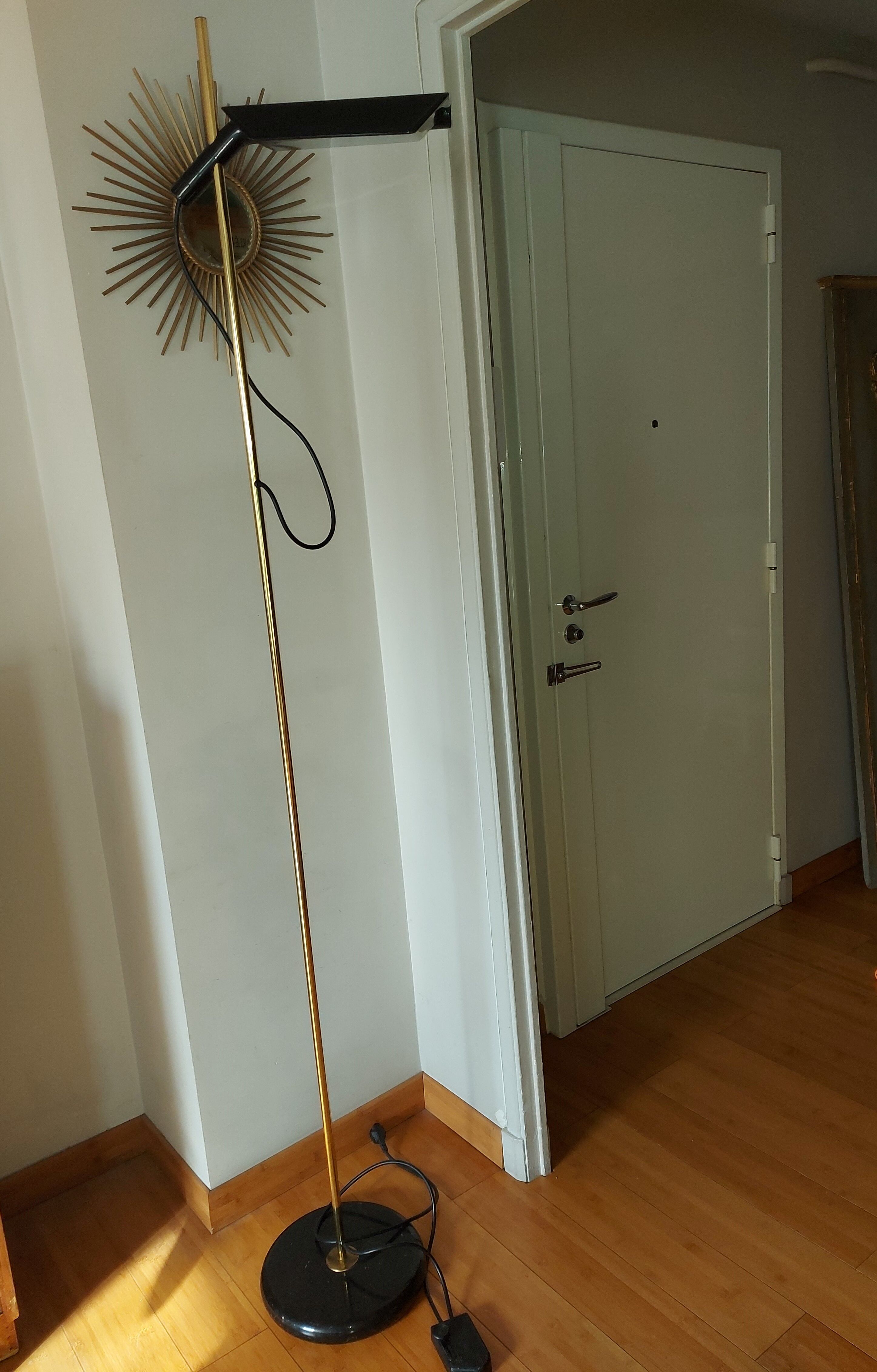 Guzzini design lamppost (marble foot)