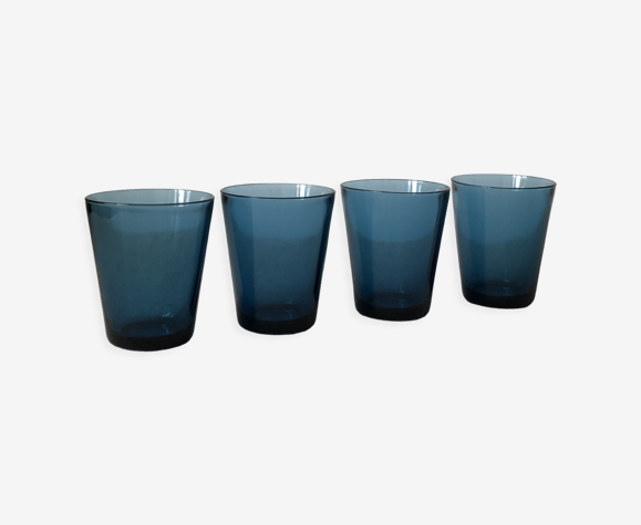 Ensemble de 4 verres à eau translucides bleu base en verre très épaisse,  modèle sixties, Vereco FR | Selency