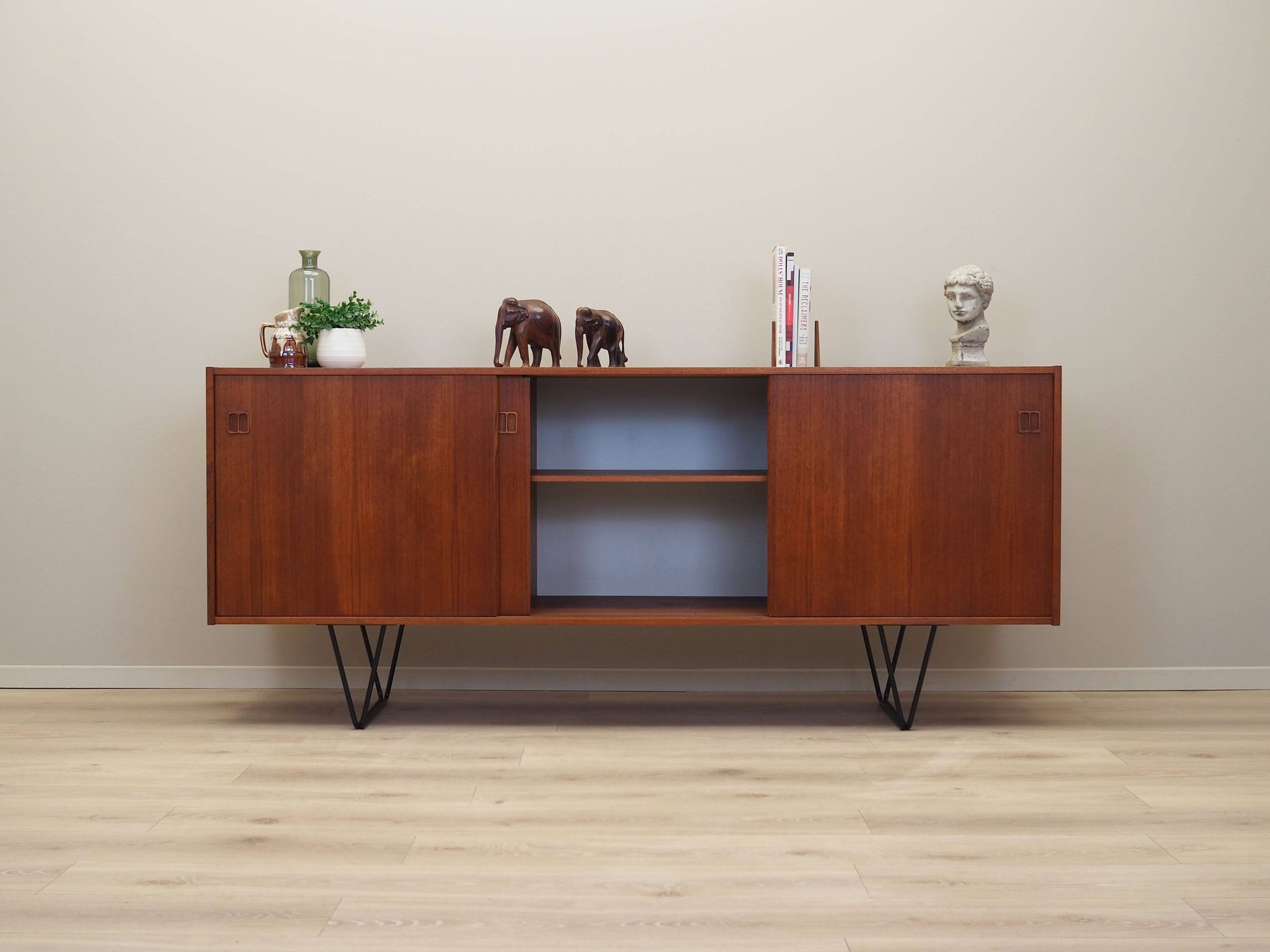 Buffet danois en teck, années 1970