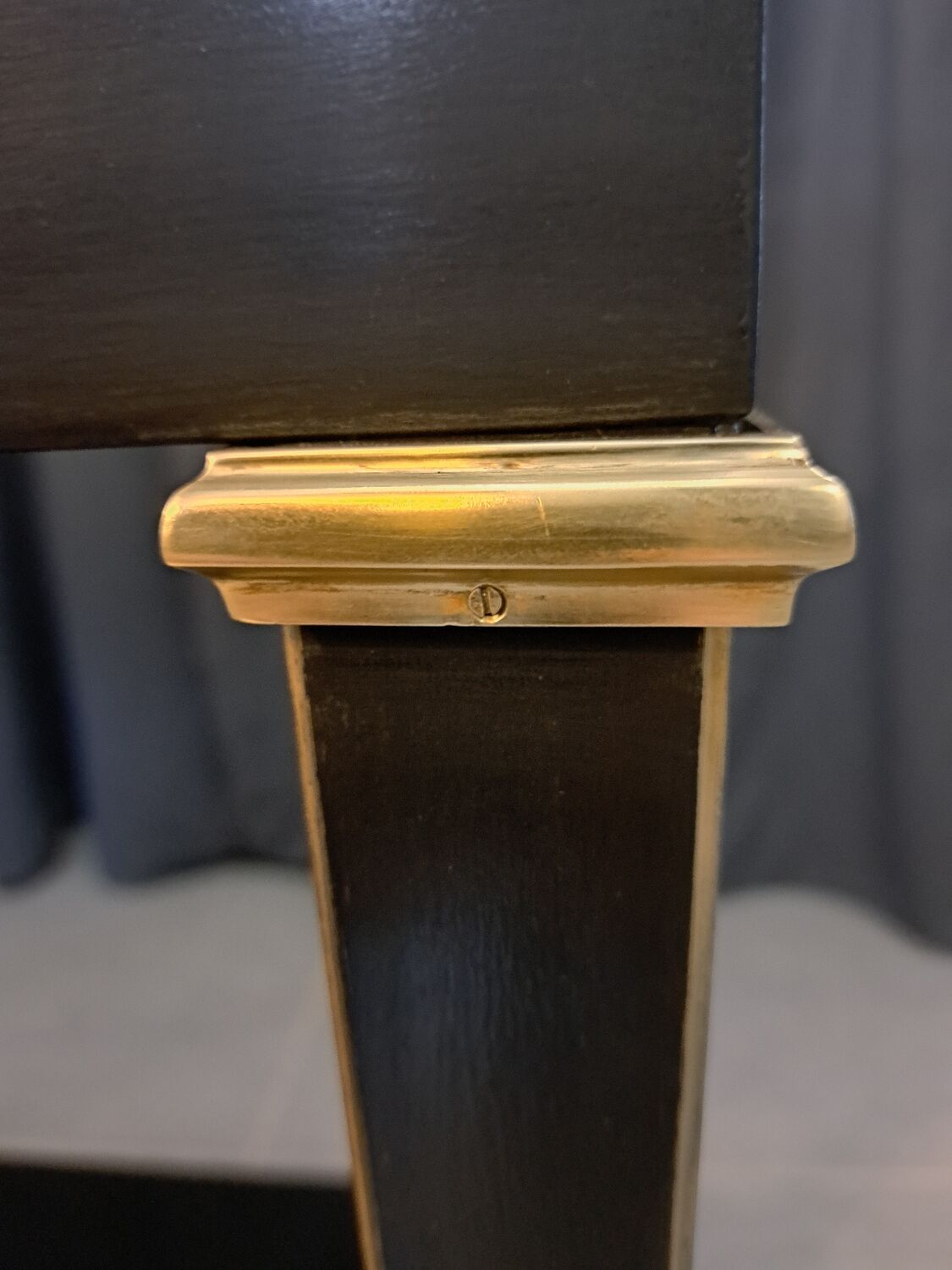 Neoclassical Hirch stamped planter