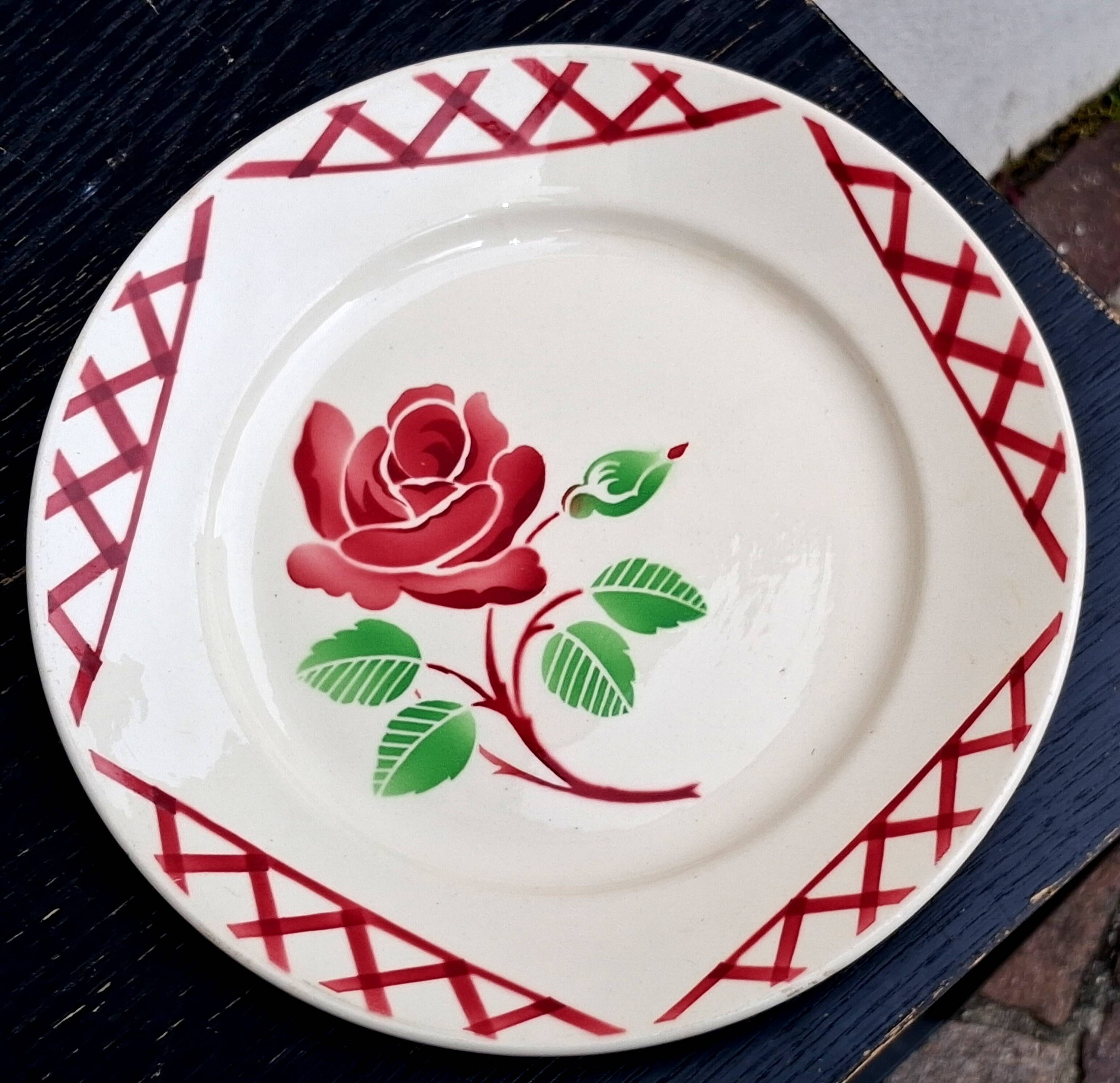 Dining table service, ironstone plates, Badonvilliers