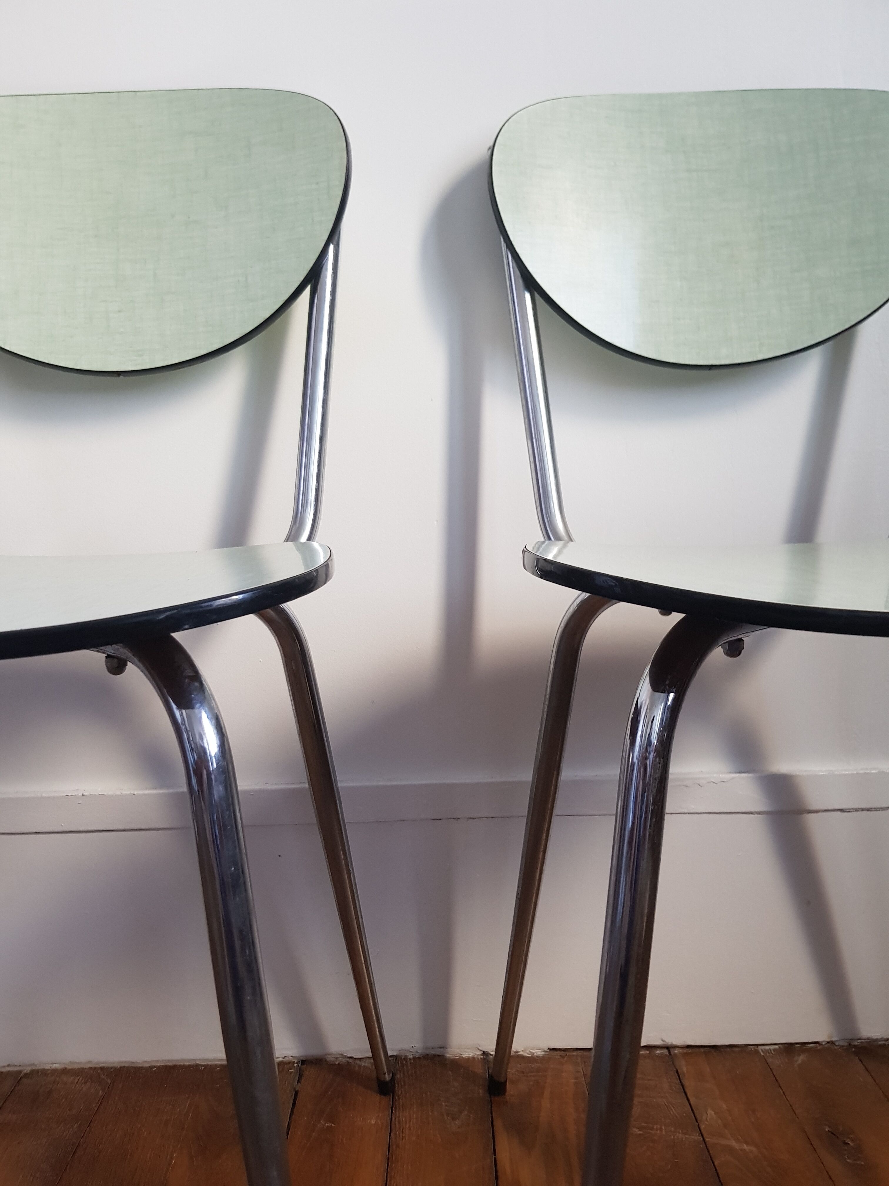 Set of 2 formica chairs