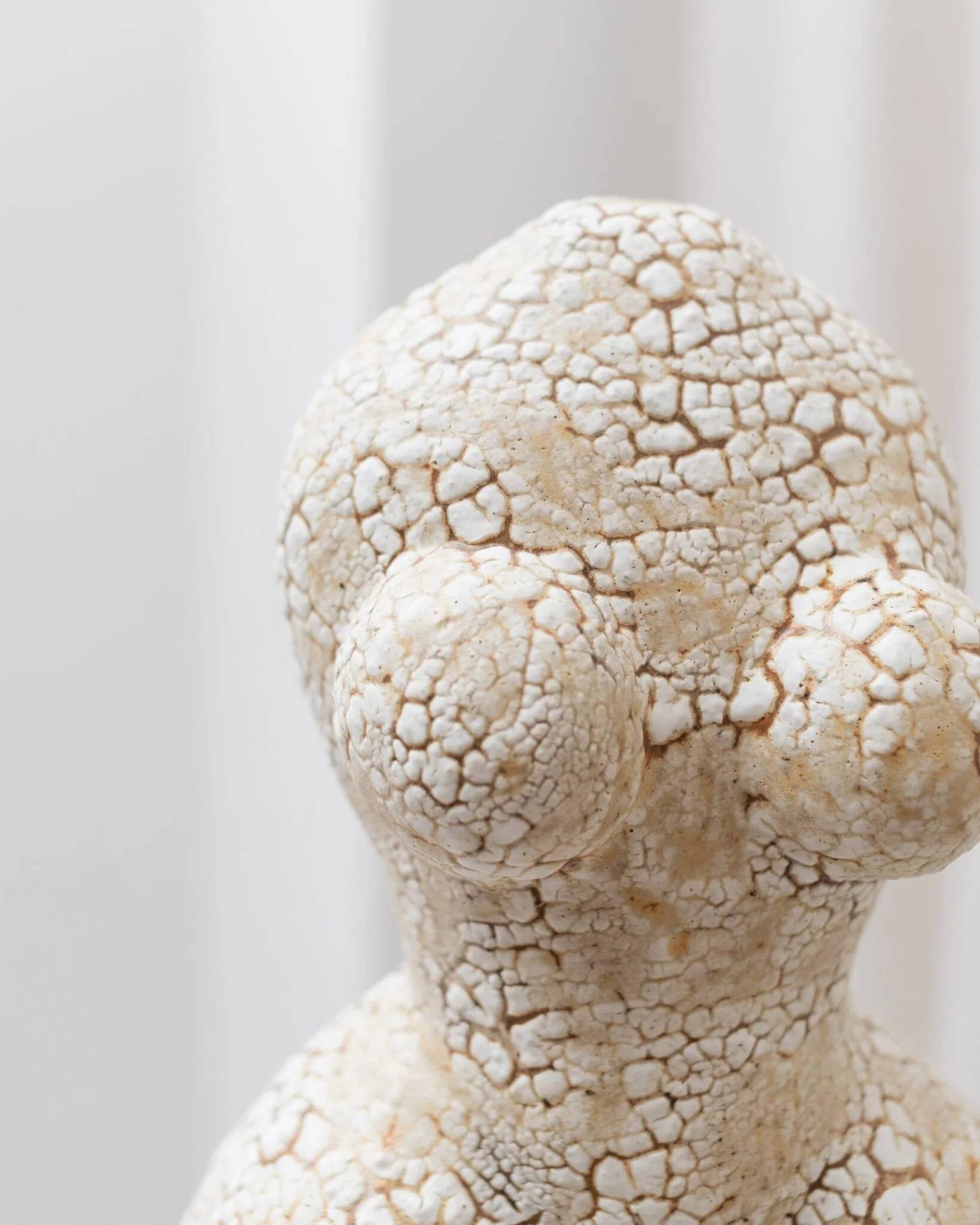 Beige Ceramic Fat Lava Statue – Abstract Mid-Century Modern Sculpture (2000s)