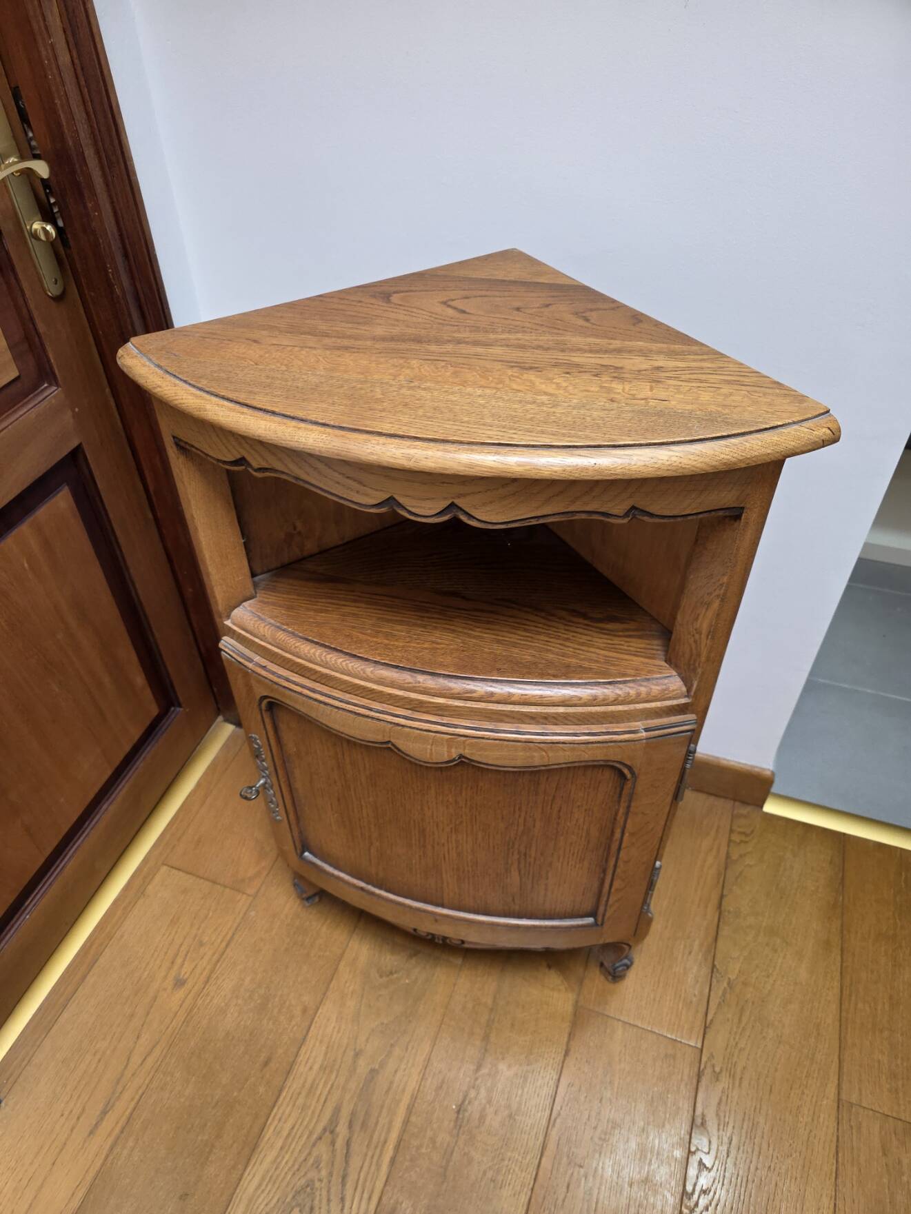 Solid oak corner unit