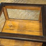 Vitrine ancienne sur pieds