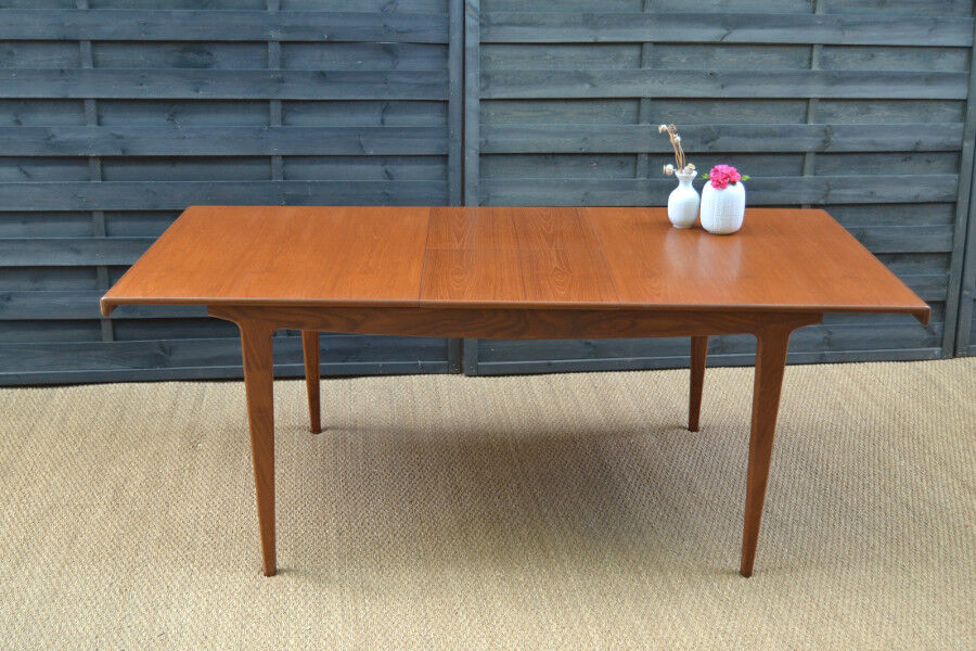 Table dining room extension by Younger