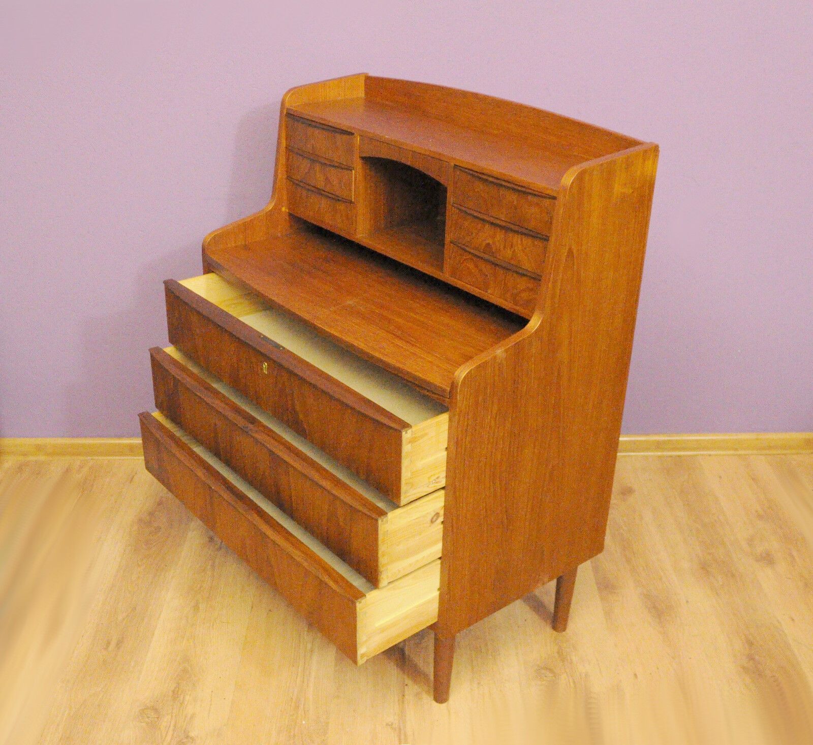 Vintage dressing table