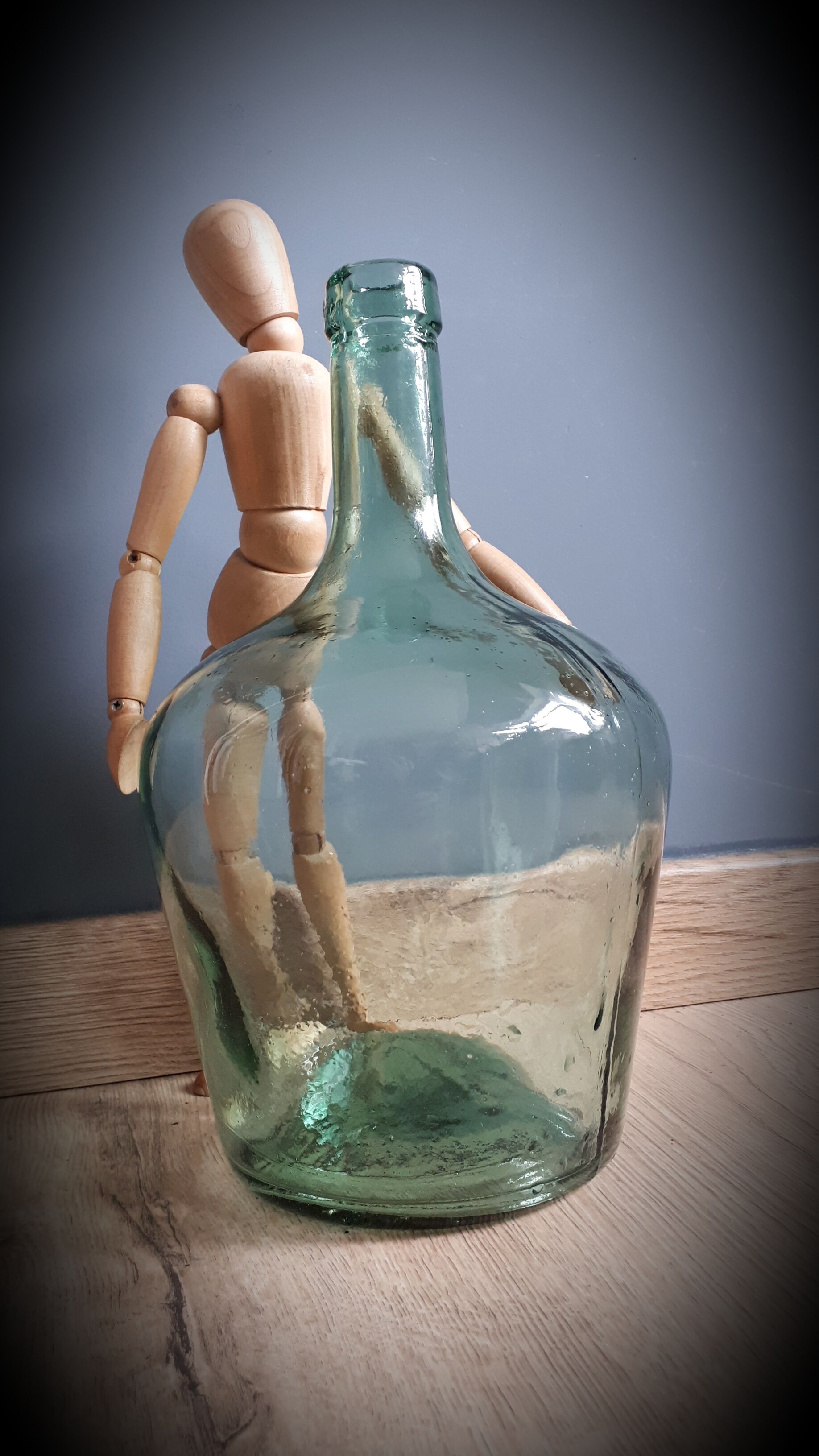 Demijohn 2L light green curved