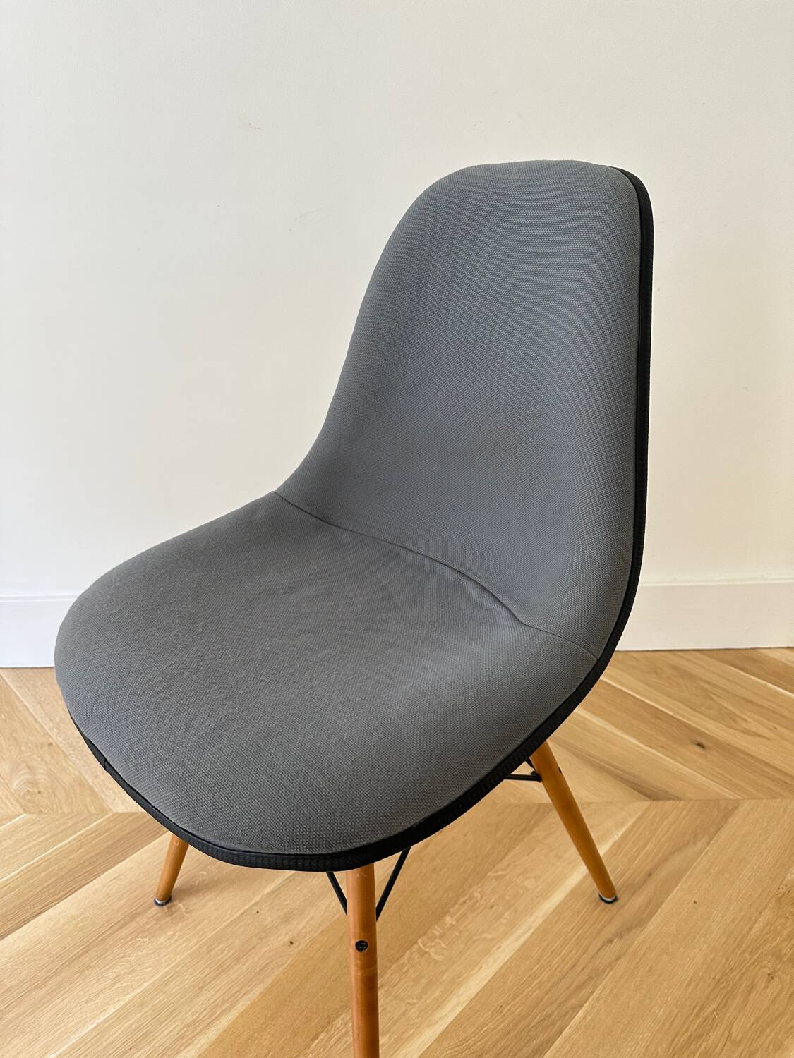 Eames Plastic Chair DSW - Upholstered Chair