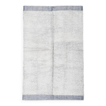 100% Wool Blue & White Moroccan Rug 136x211Cm