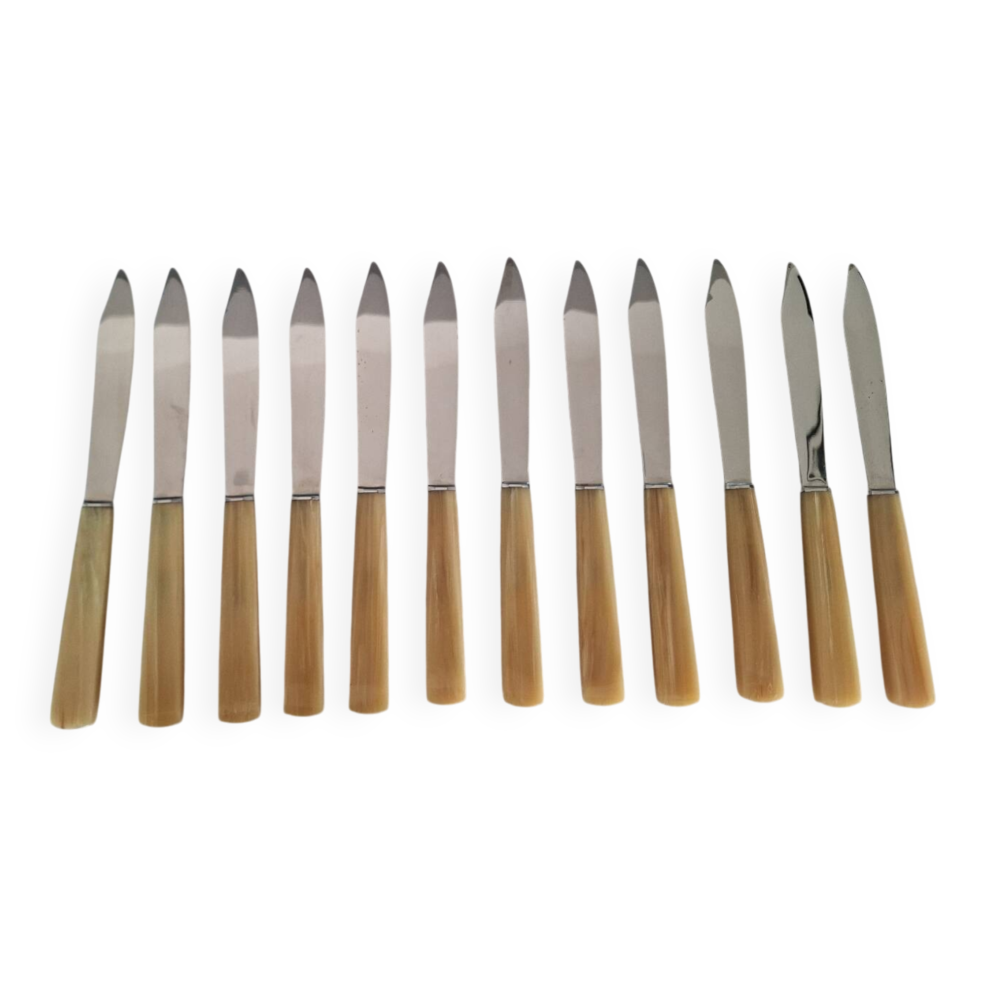 12 knives