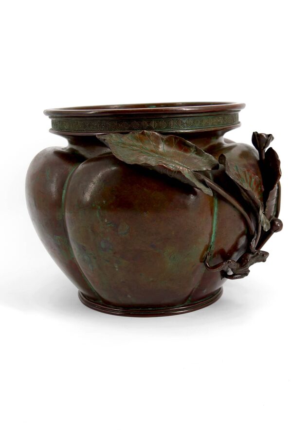 Exceptionnelle jardinière / cache-pot en bronze japonais patiné c. 1880