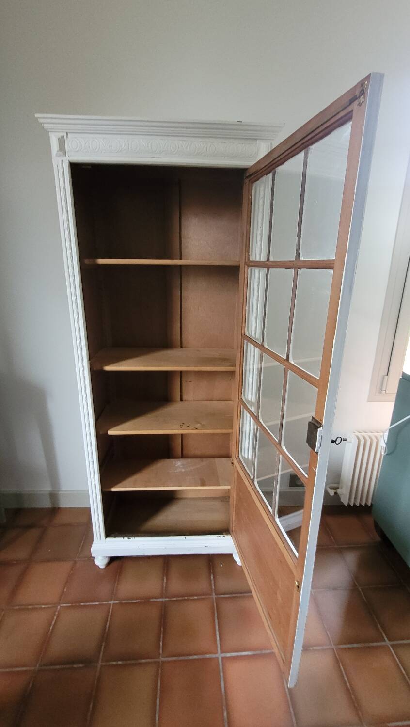 Armoire parisienne bonnetière vitrée