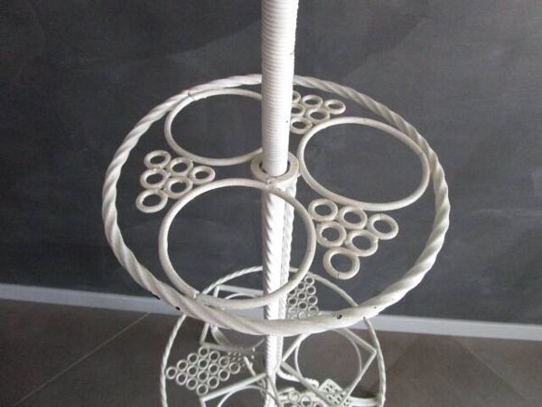 Lampadaire porte-plantes ancien en fer forgé blanc