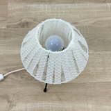 Lampe tripode dentelle blanche 60'-70'