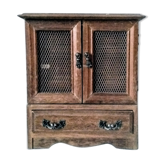 Armoire à bijoux musicale