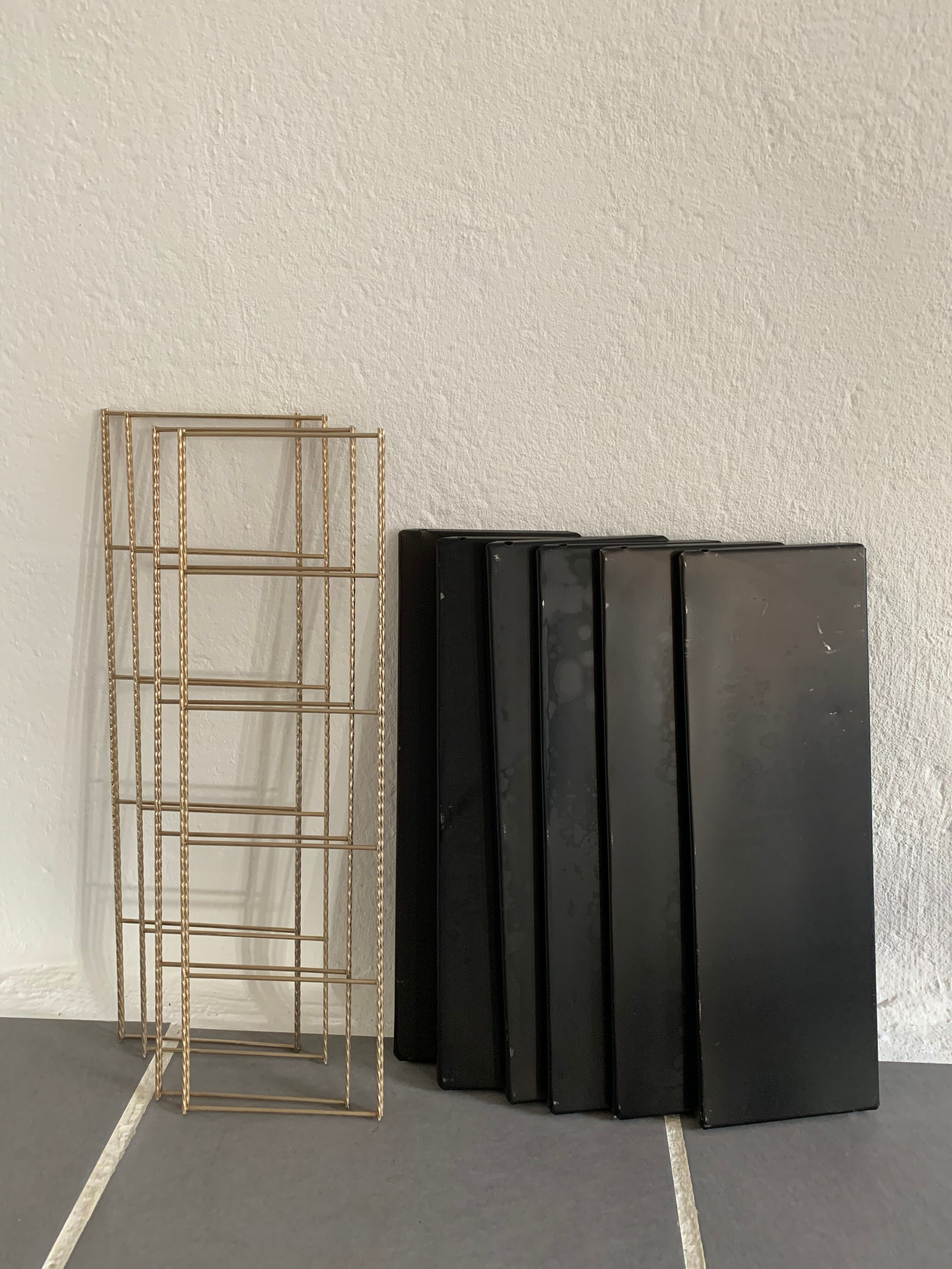 Set 2 shelves vintage thong 6 trays