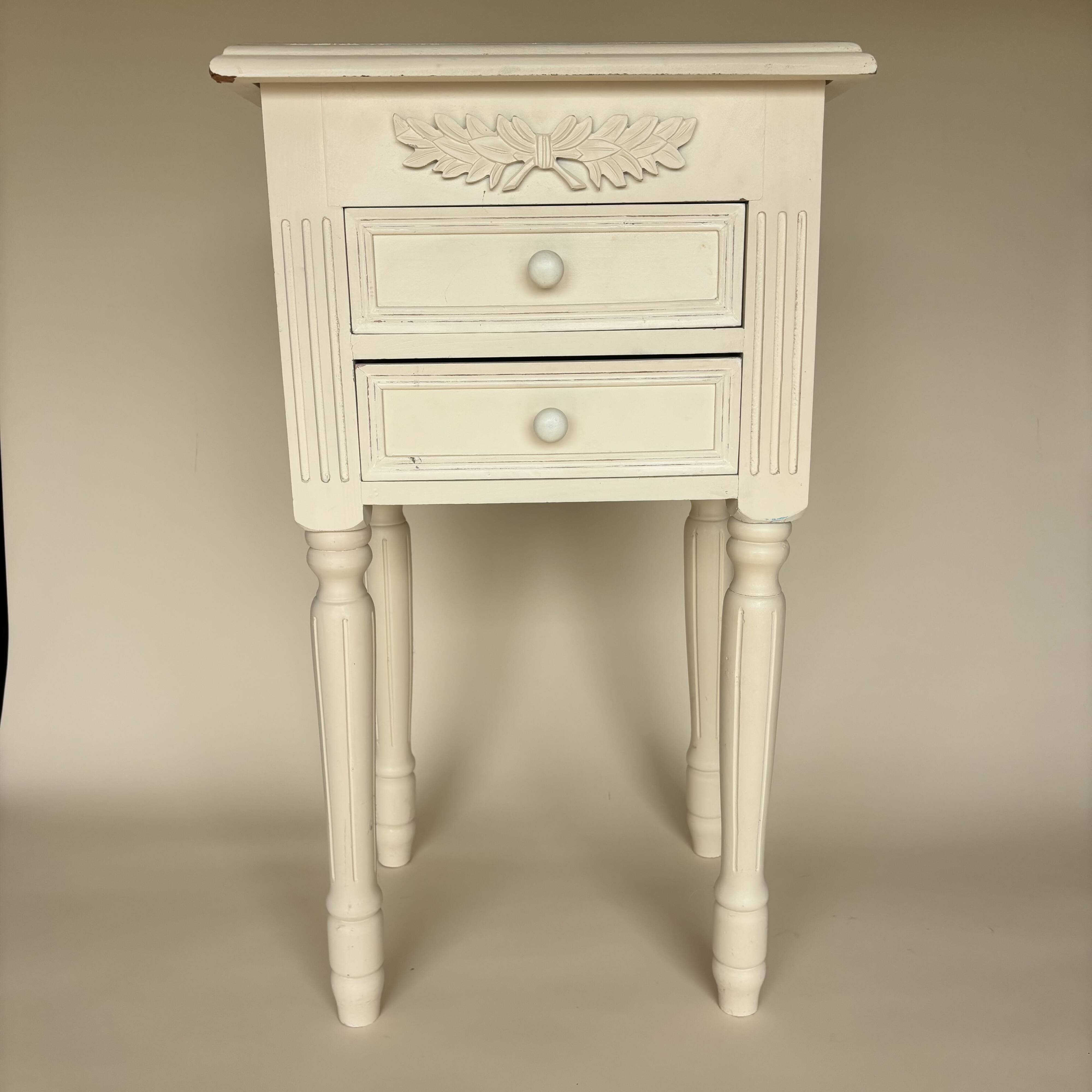 Mini dressing table